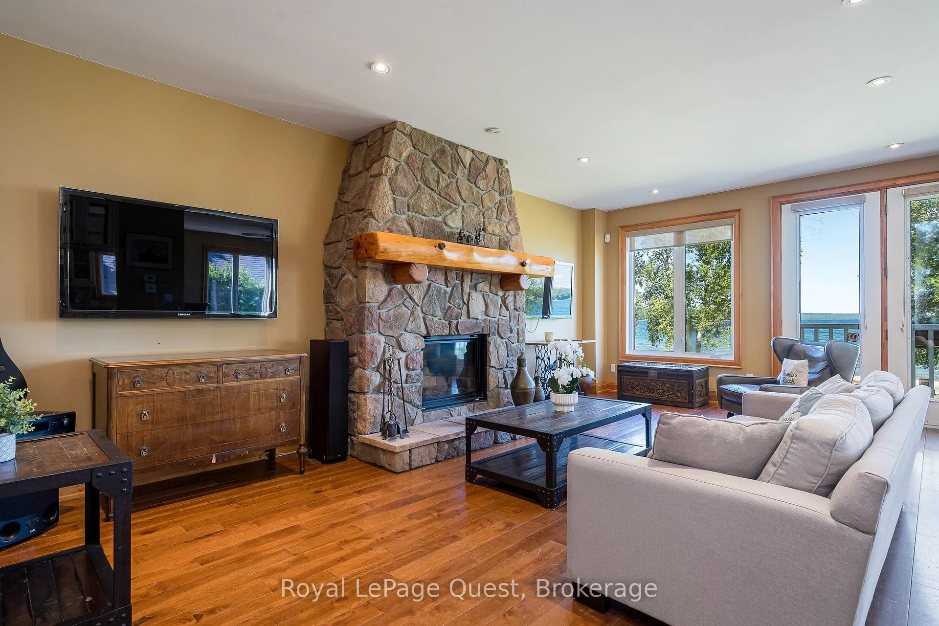 Photo 19 of 16 East Beach Road, Tiny, Rural Tiny — HOMEH