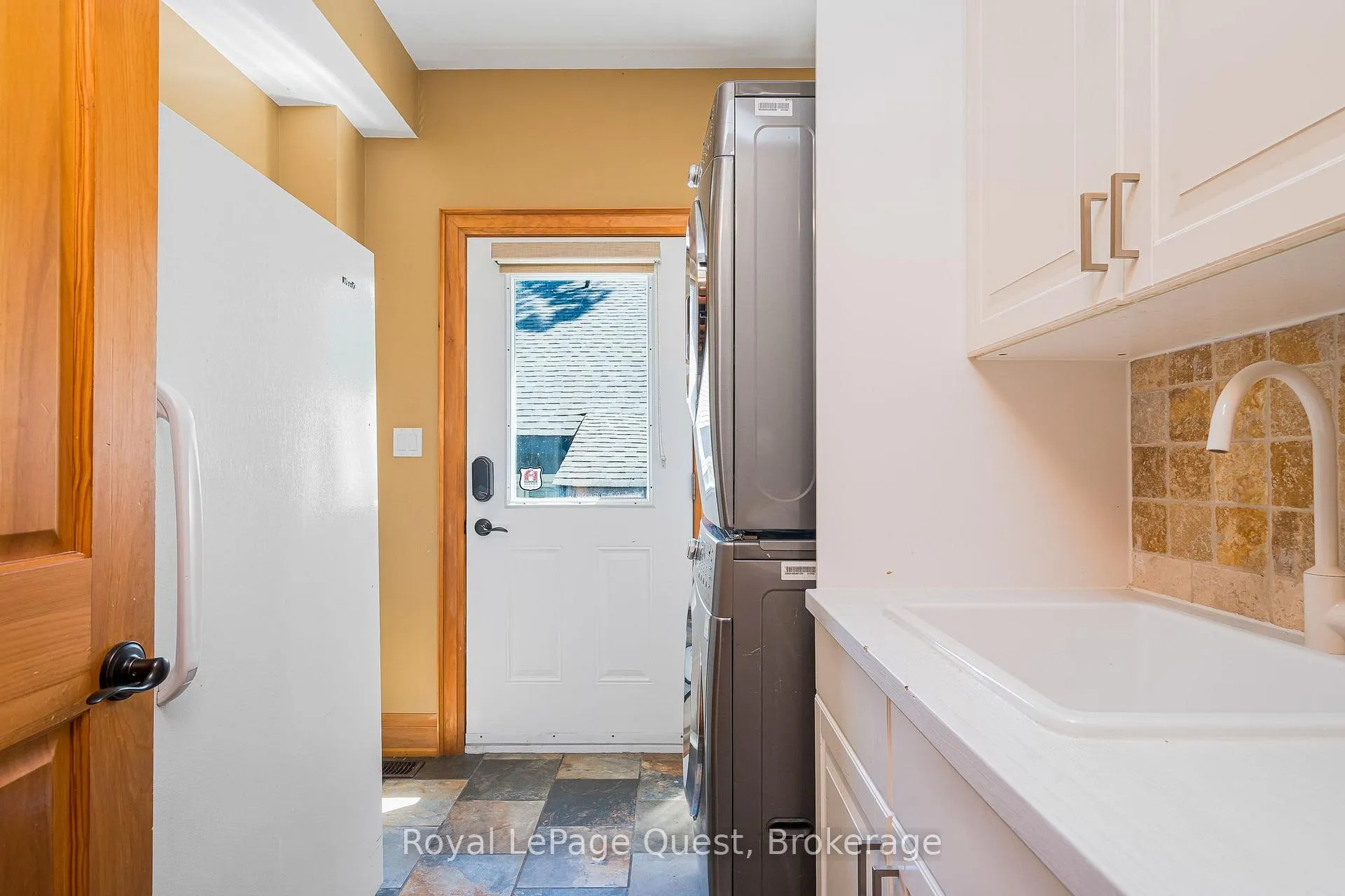 Photo 23 of 16 East Beach Road, Tiny, Rural Tiny — HOMEH
