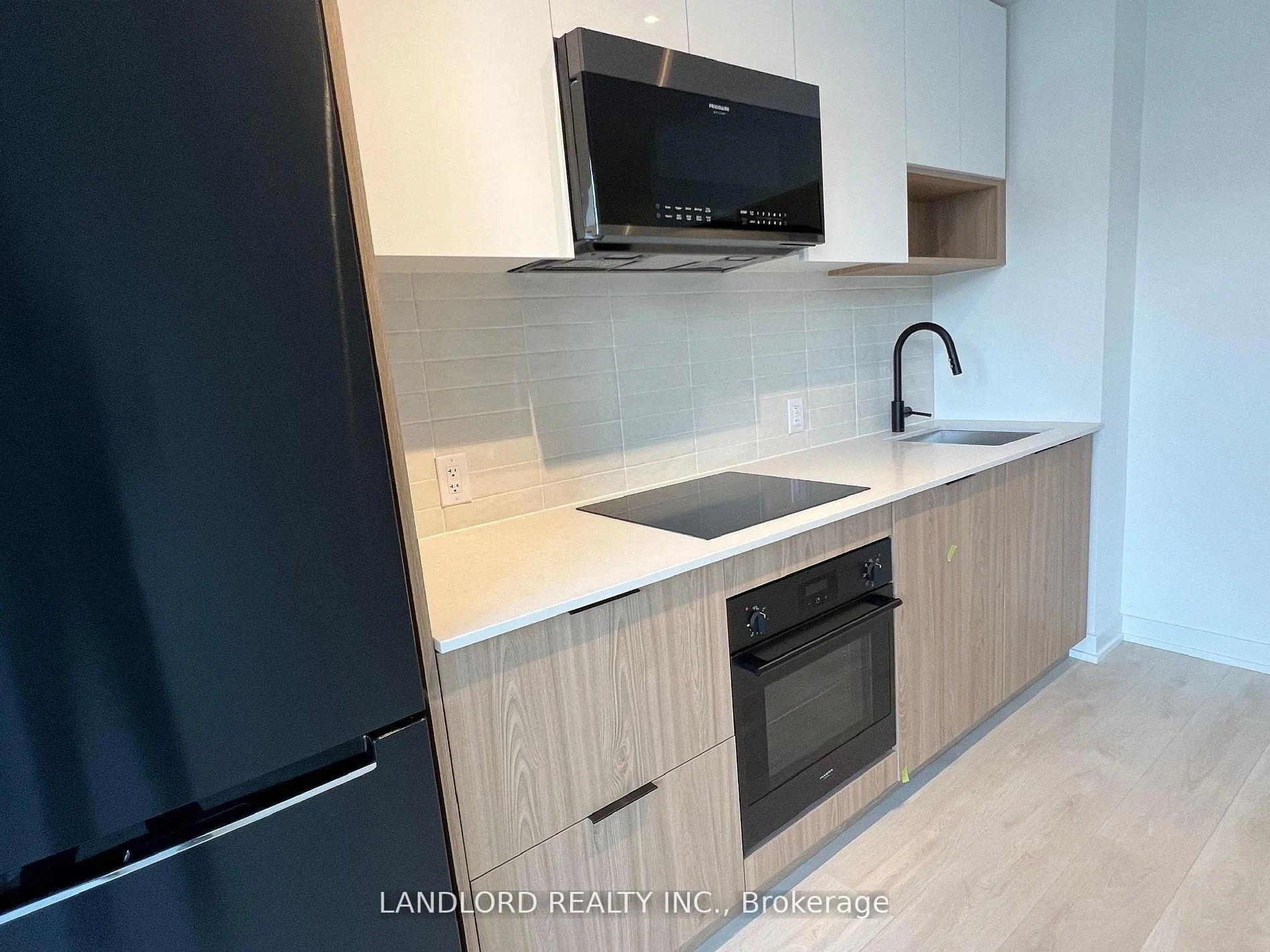 Photo 3 of Unit 323, 5 Defries Street, Toronto, Regent Park — HOMEH
