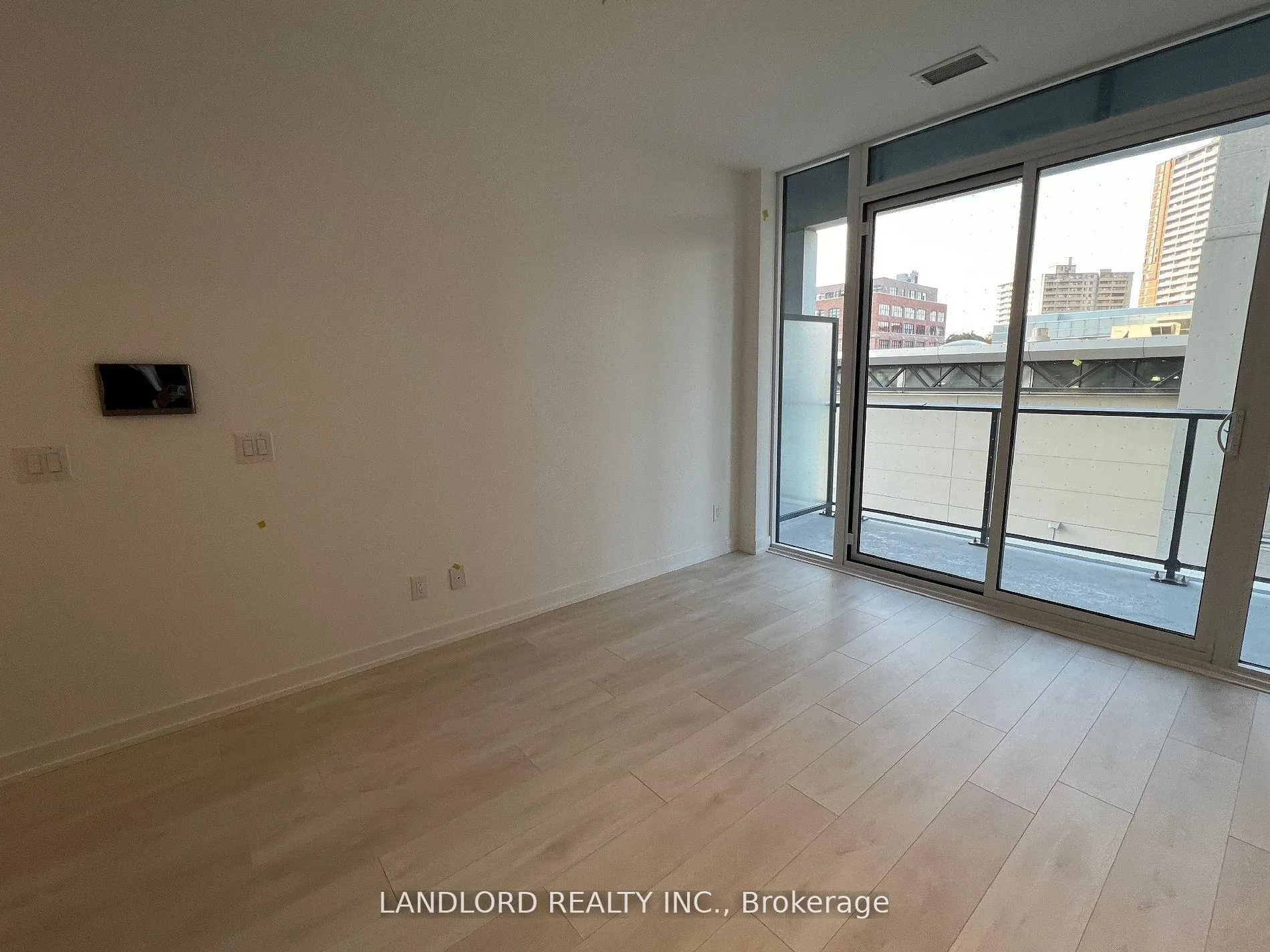Photo 4 of Unit 323, 5 Defries Street, Toronto, Regent Park — HOMEH