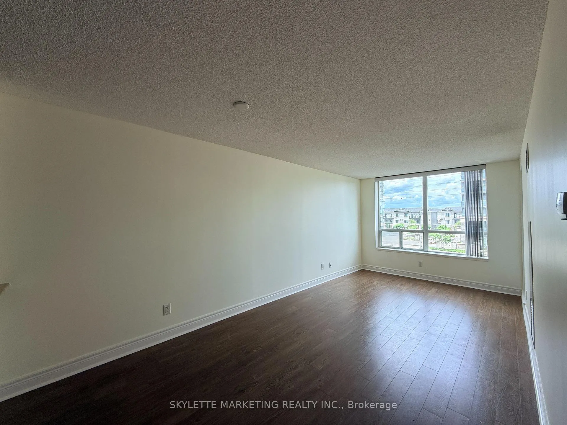 Photo 1 of Unit 310, 62 Suncrest Boulevard, Markham, Commerce Valley — HOMEH
