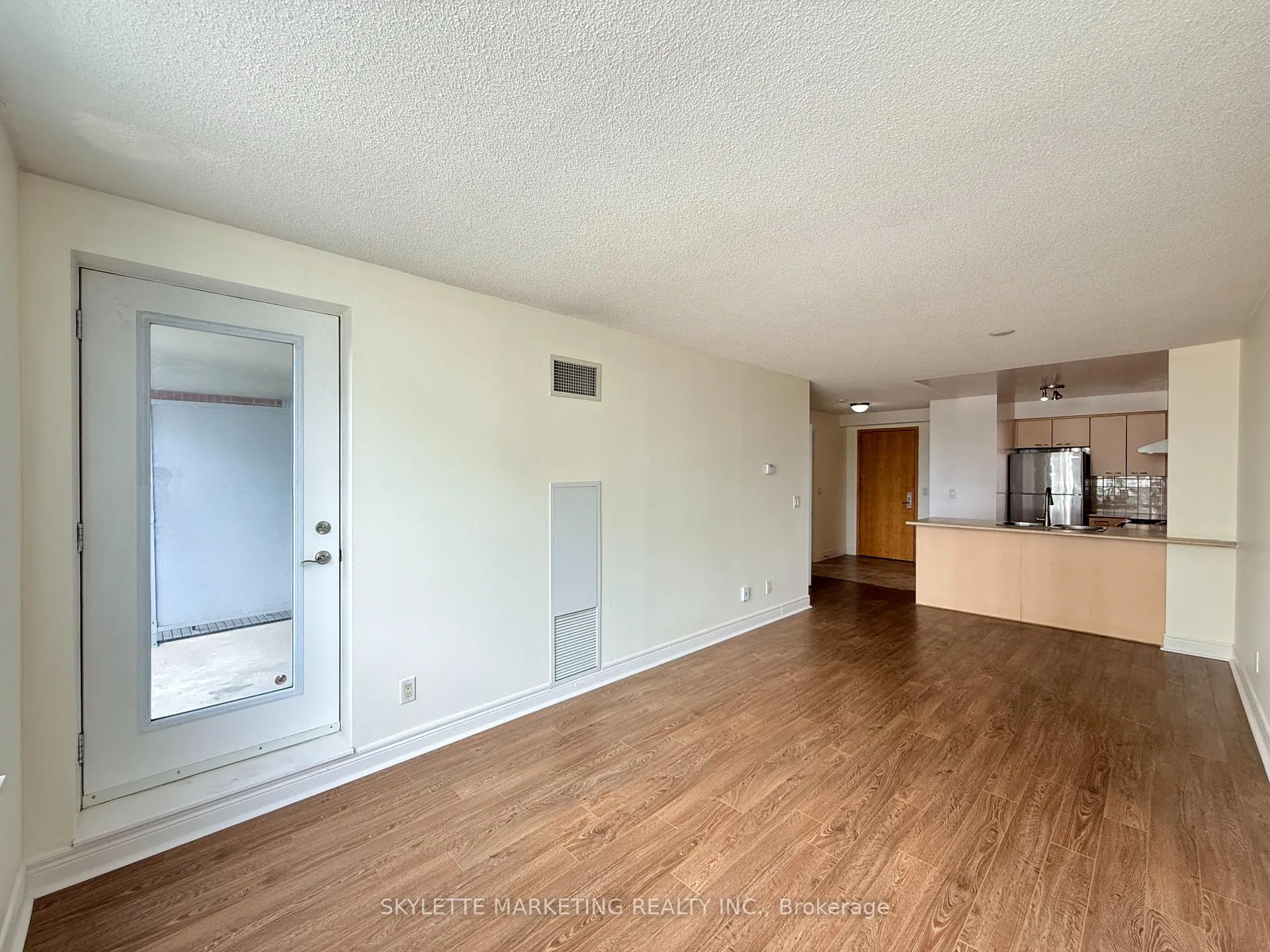 Photo 2 of Unit 310, 62 Suncrest Boulevard, Markham, Commerce Valley — HOMEH