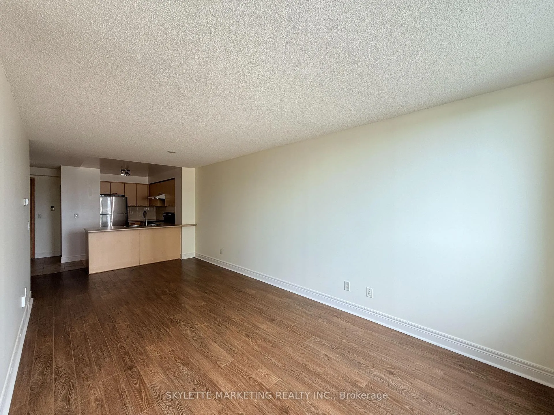 Photo 7 of Unit 310, 62 Suncrest Boulevard, Markham, Commerce Valley — HOMEH