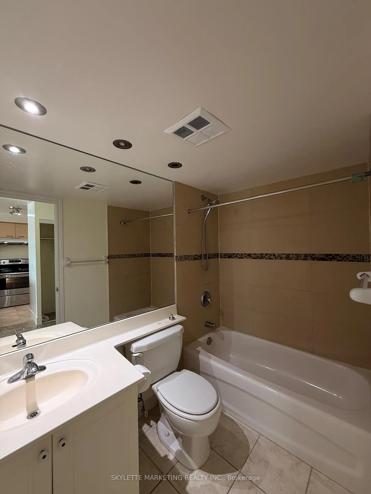 Photo 9 of Unit 310, 62 Suncrest Boulevard, Markham, Commerce Valley — HOMEH