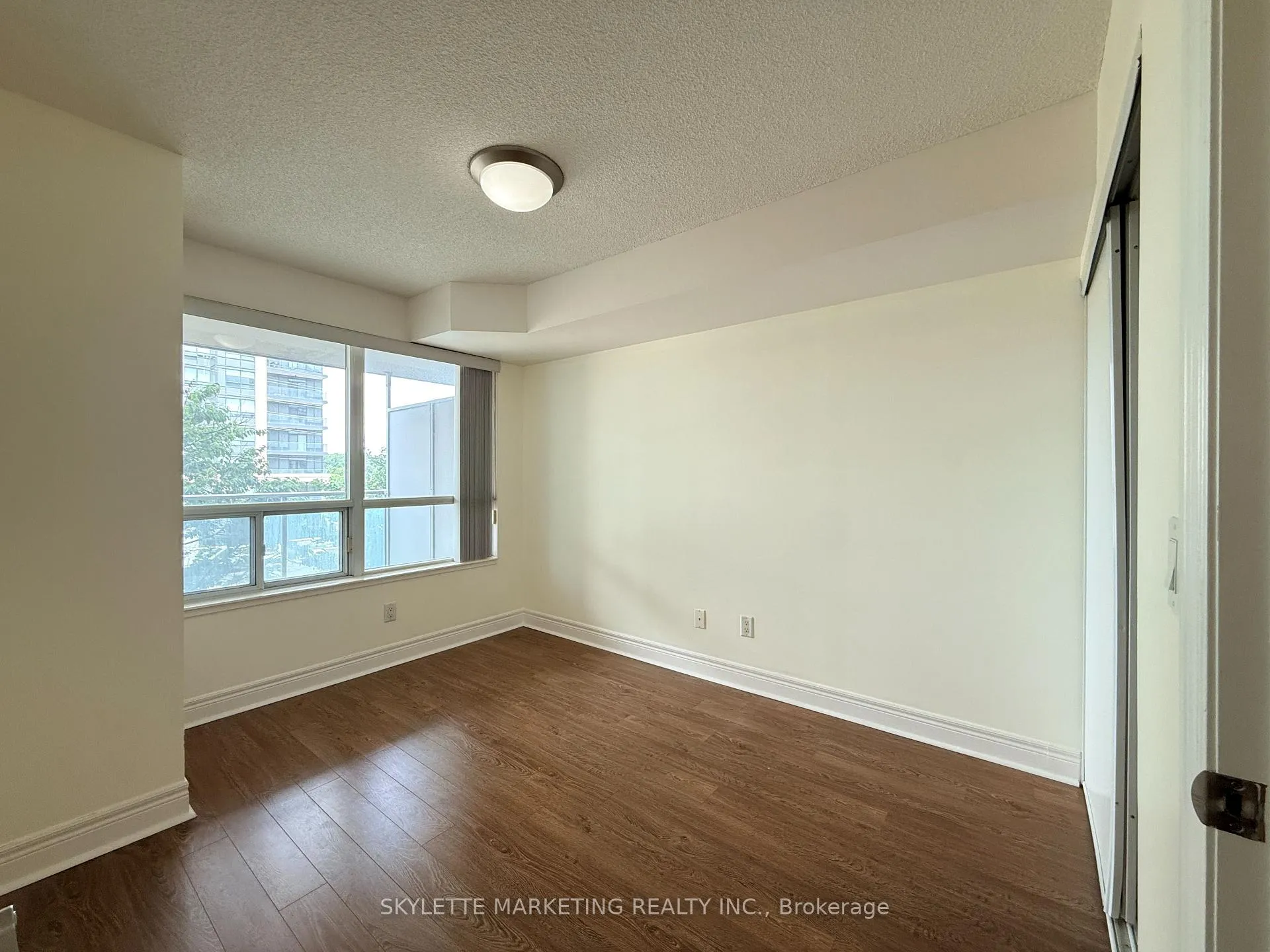 Photo 11 of Unit 310, 62 Suncrest Boulevard, Markham, Commerce Valley — HOMEH