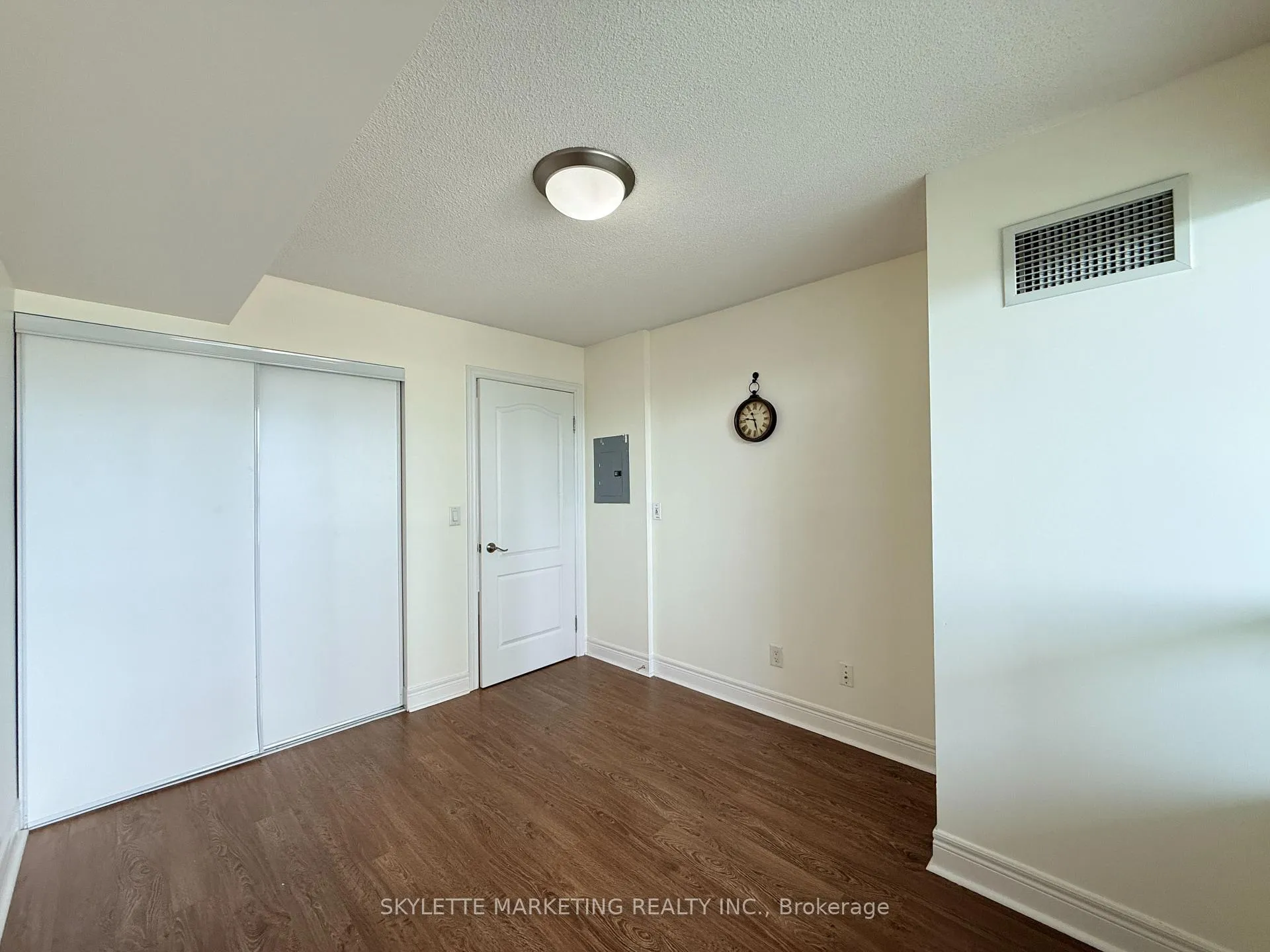 Photo 16 of Unit 310, 62 Suncrest Boulevard, Markham, Commerce Valley — HOMEH