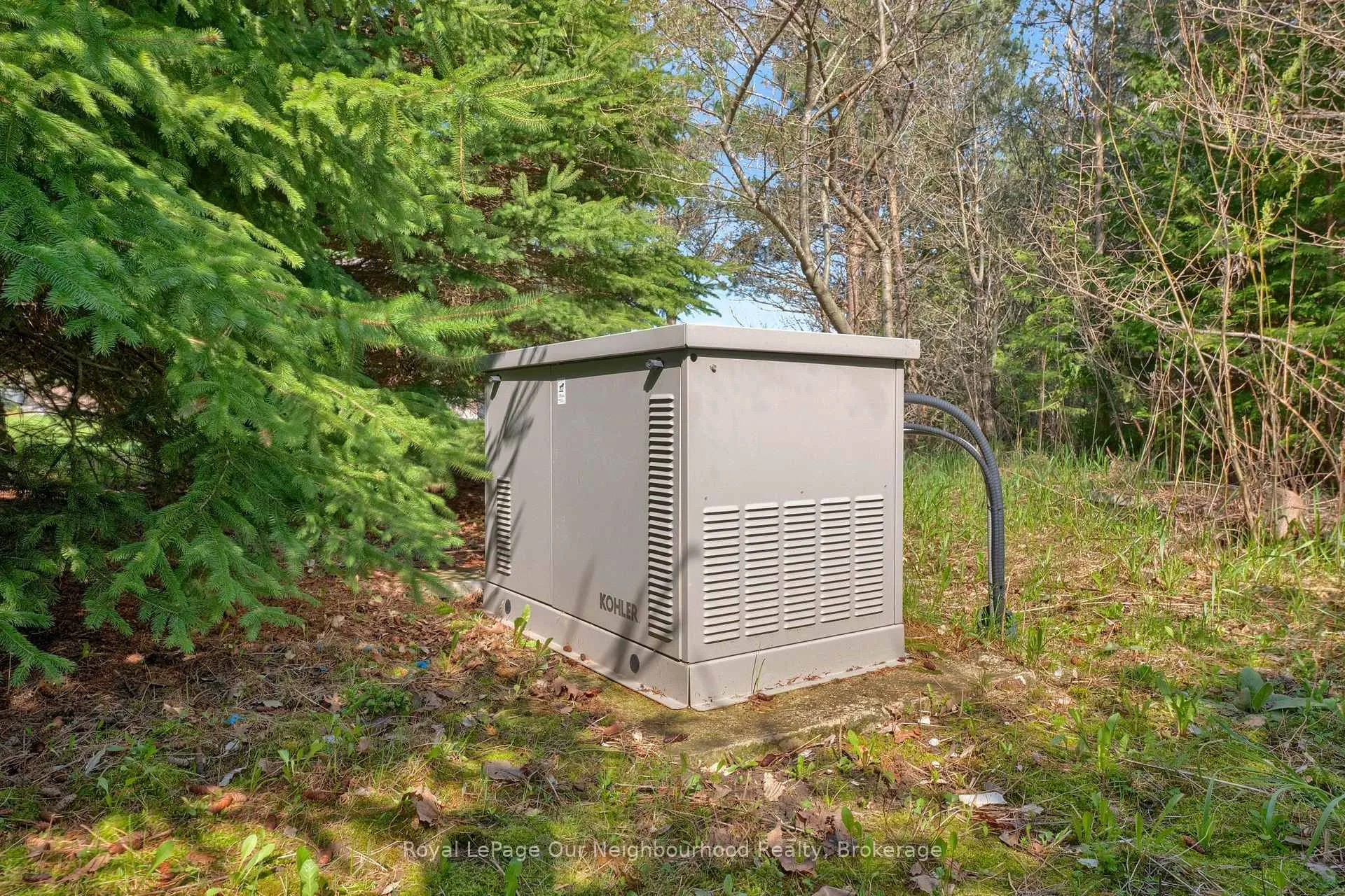 Photo 7 of 9 Powers Court, Clarington, Rural Clarington — HOMEH