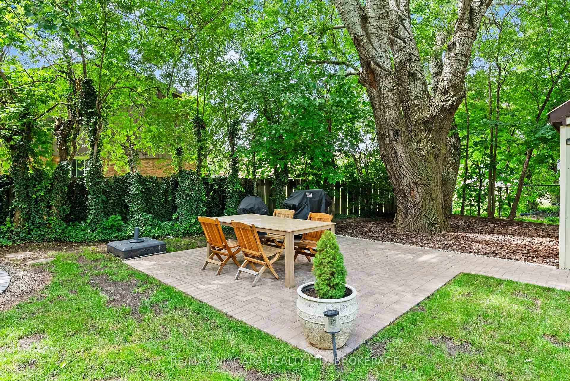 Photo 7 of 83 Devon Road, St. Catharines, Vine/Linwell — HOMEH