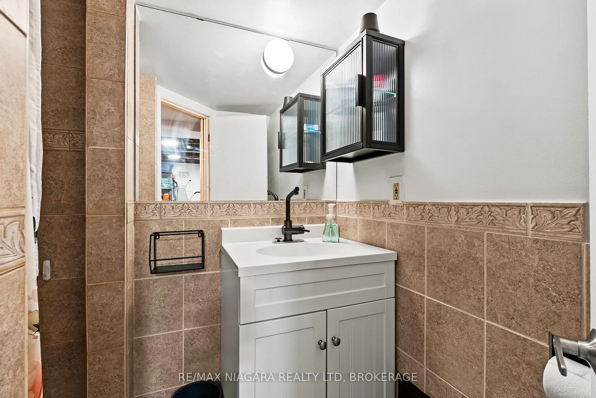 Photo 38 of 83 Devon Road, St. Catharines, Vine/Linwell — HOMEH