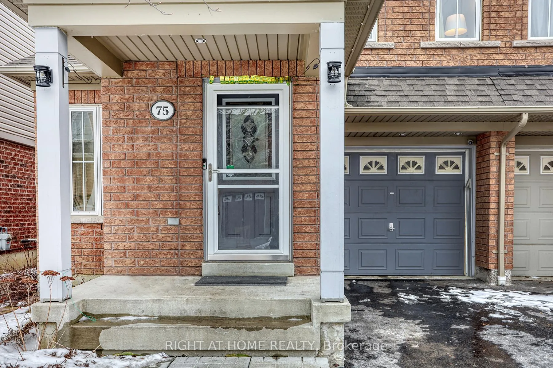 Photo 3 of 75 Carpendale Crescent, Ajax, Northeast Ajax — HOMEH