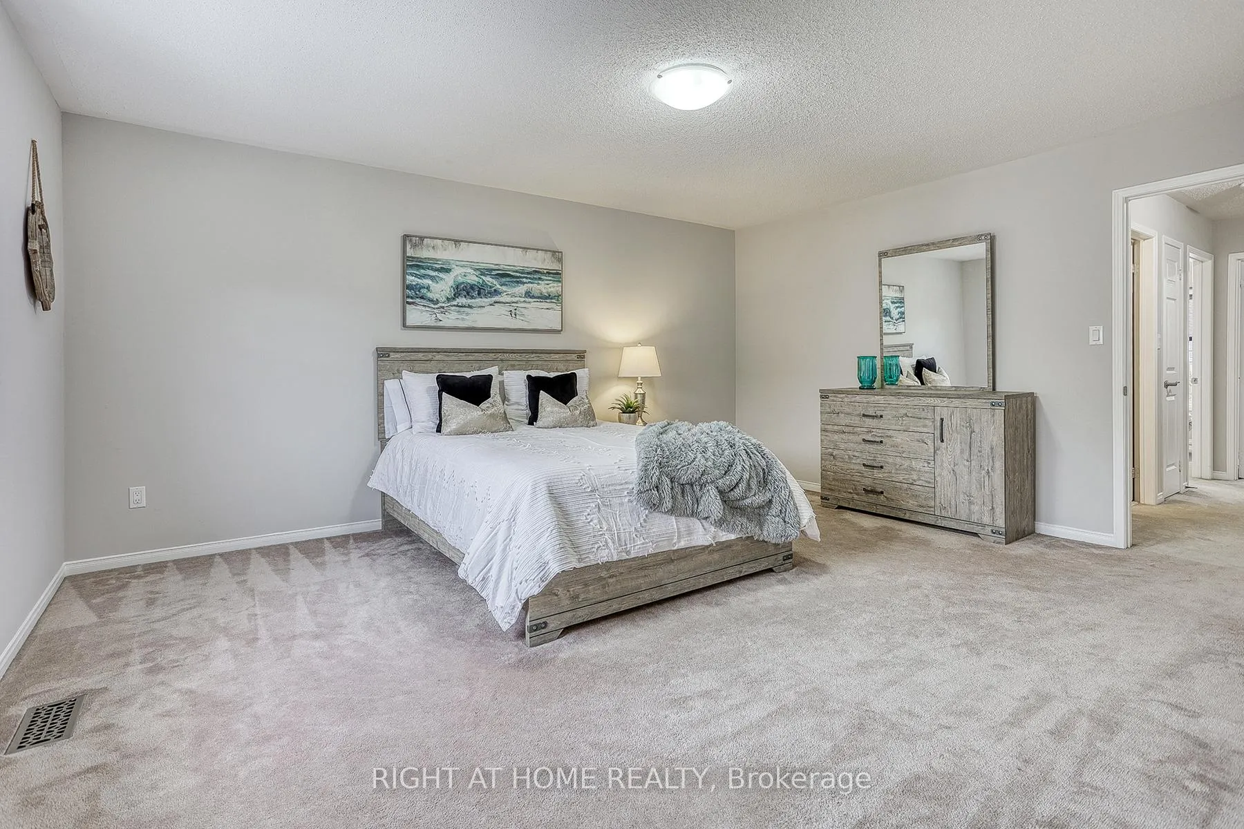 Photo 25 of 75 Carpendale Crescent, Ajax, Northeast Ajax — HOMEH