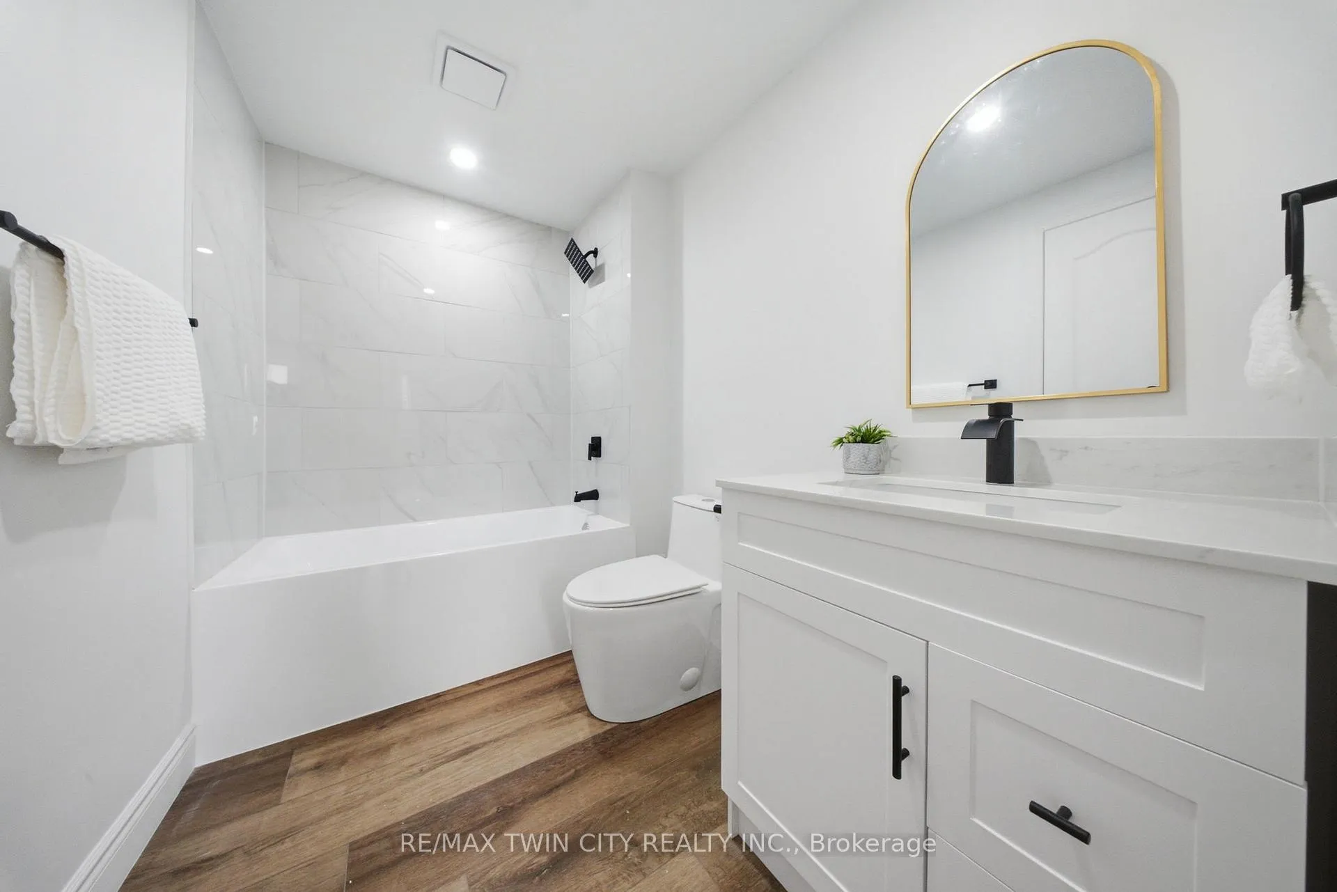 Photo 10 of 49 Pearl Street, Brantford, Downtown Core — HOMEH