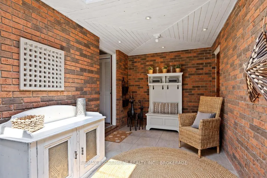 Photo 6 of 26 Butler Crescent, St. Catharines, Lakeshore — HOMEH