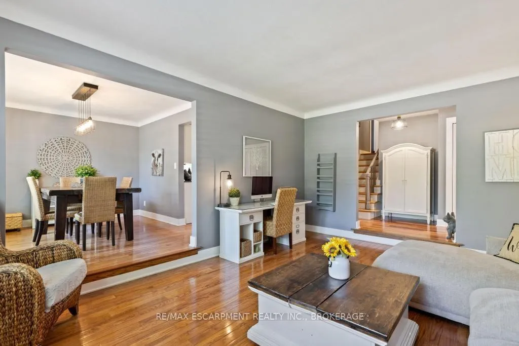 Photo 10 of 26 Butler Crescent, St. Catharines, Lakeshore — HOMEH