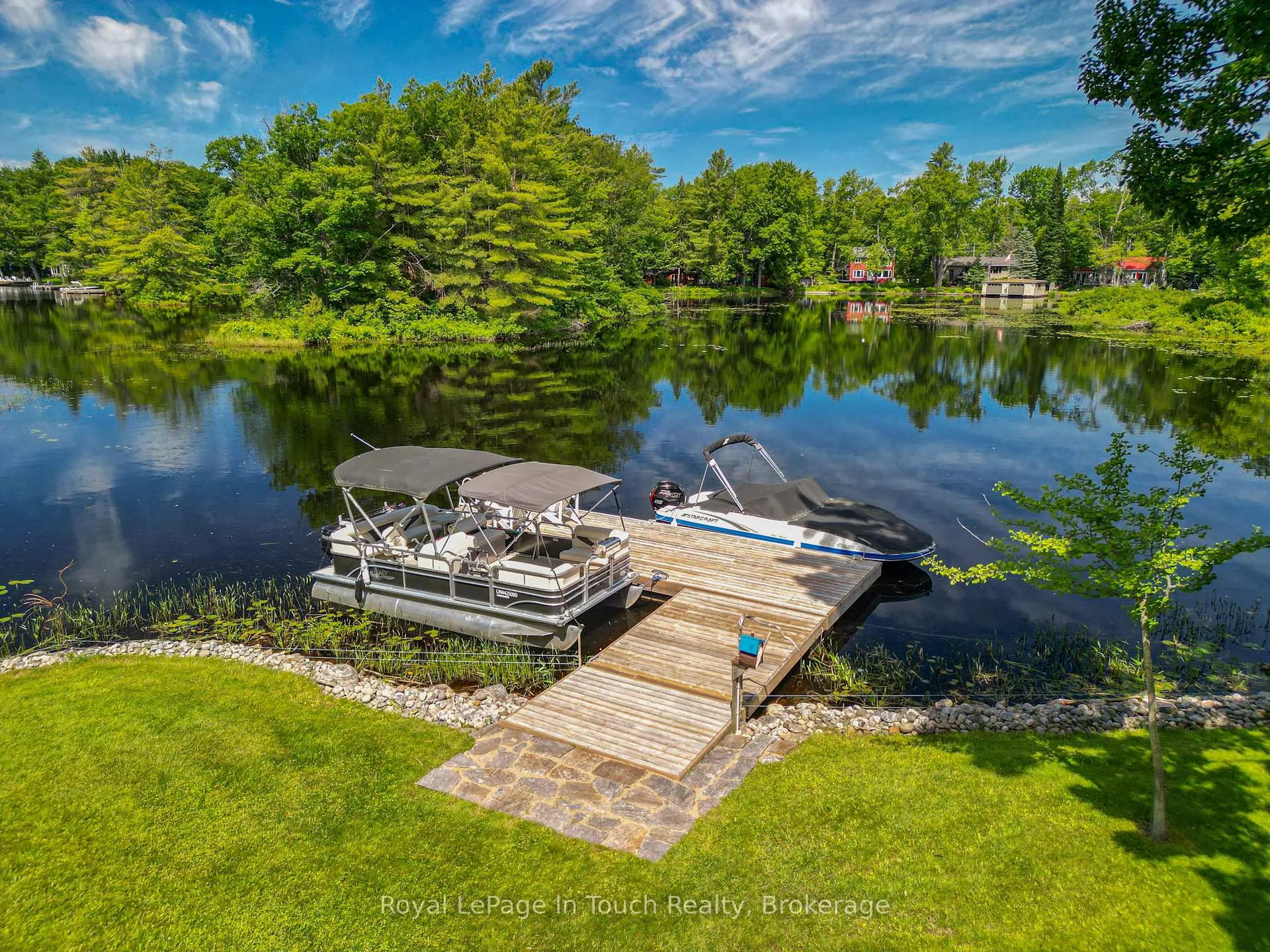 Photo 1 of 1464 Golden Beach Road, Bracebridge, Monck (Bracebridge) — HOMEH