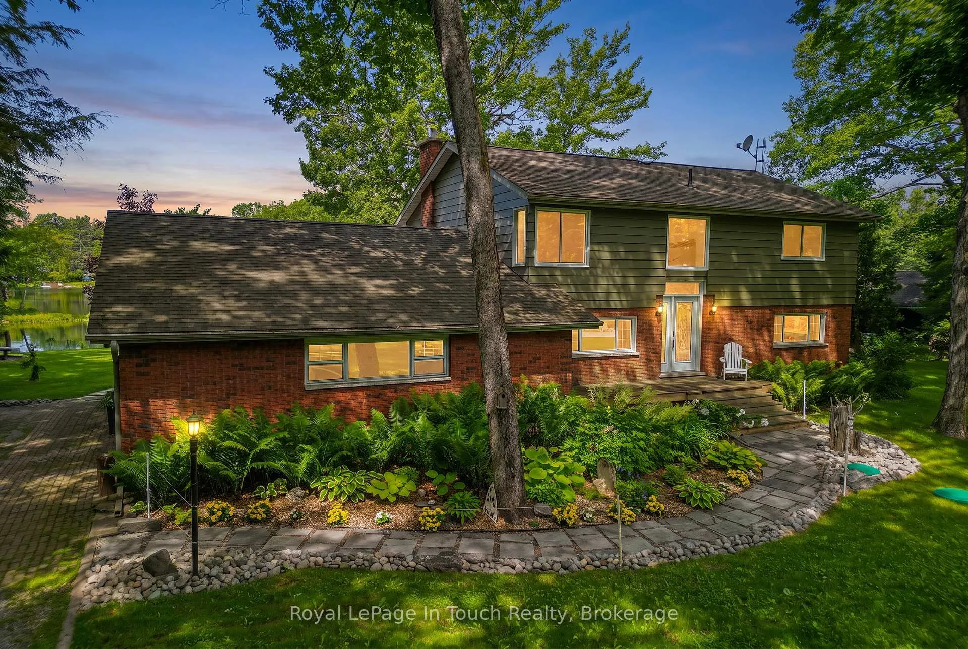 Photo 2 of 1464 Golden Beach Road, Bracebridge, Monck (Bracebridge) — HOMEH