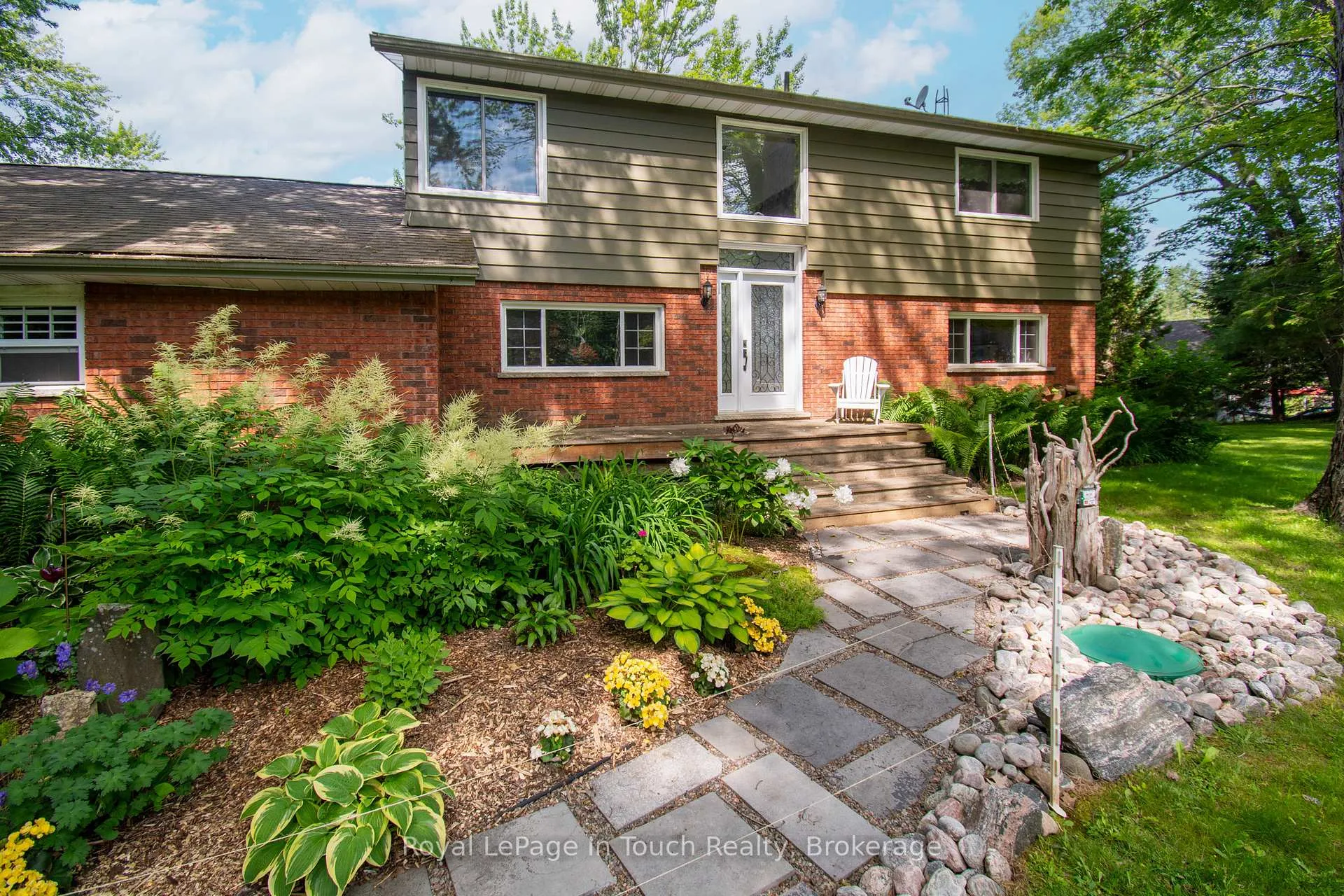 Photo 6 of 1464 Golden Beach Road, Bracebridge, Monck (Bracebridge) — HOMEH