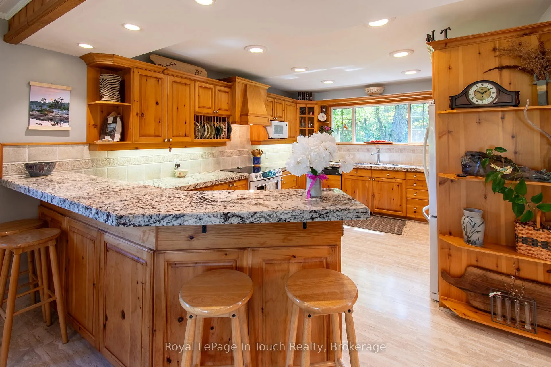 Photo 12 of 1464 Golden Beach Road, Bracebridge, Monck (Bracebridge) — HOMEH