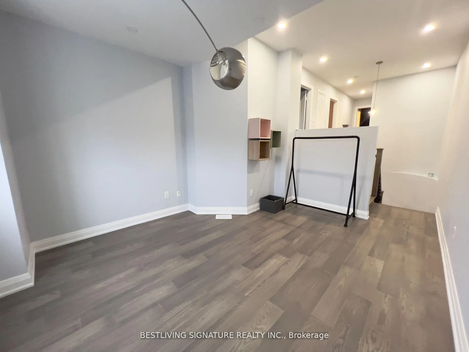 Photo 10 of 103 Antique Drive, Richmond Hill, Oak Ridges Lake Wilcox — HOMEH