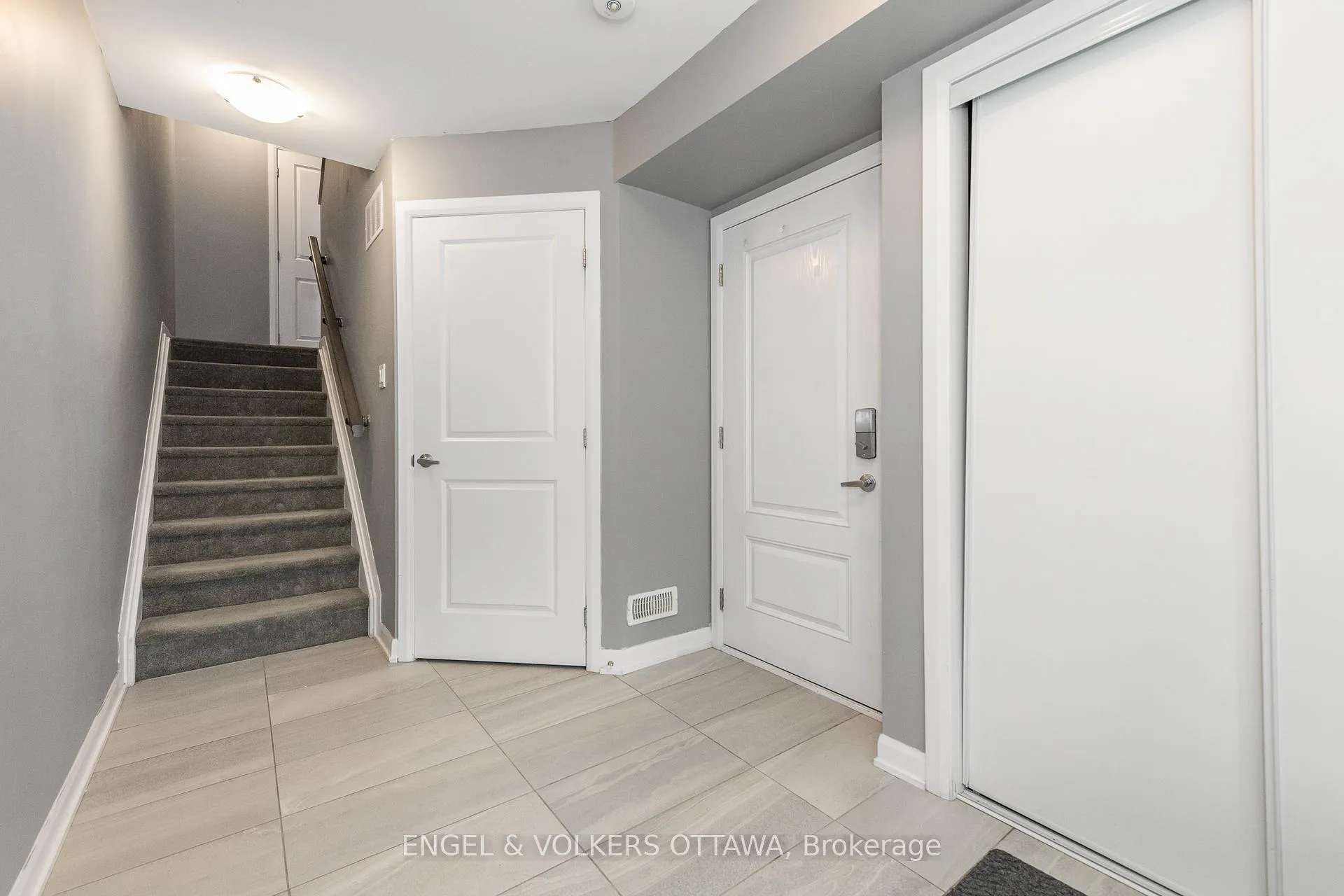 Photo 5 of 517 Galmoy Way, Ottawa, Barrhaven - Half Moon Bay — HOMEH