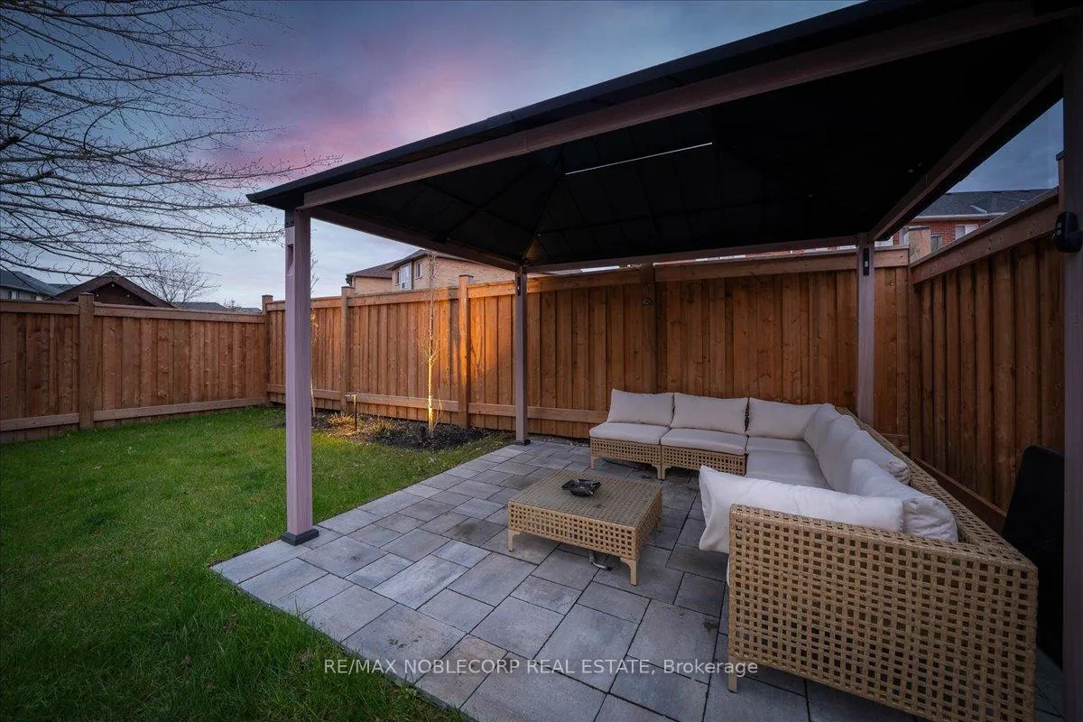 Photo 4 of 338 Ellwood Drive W, Caledon, Bolton West — HOMEH