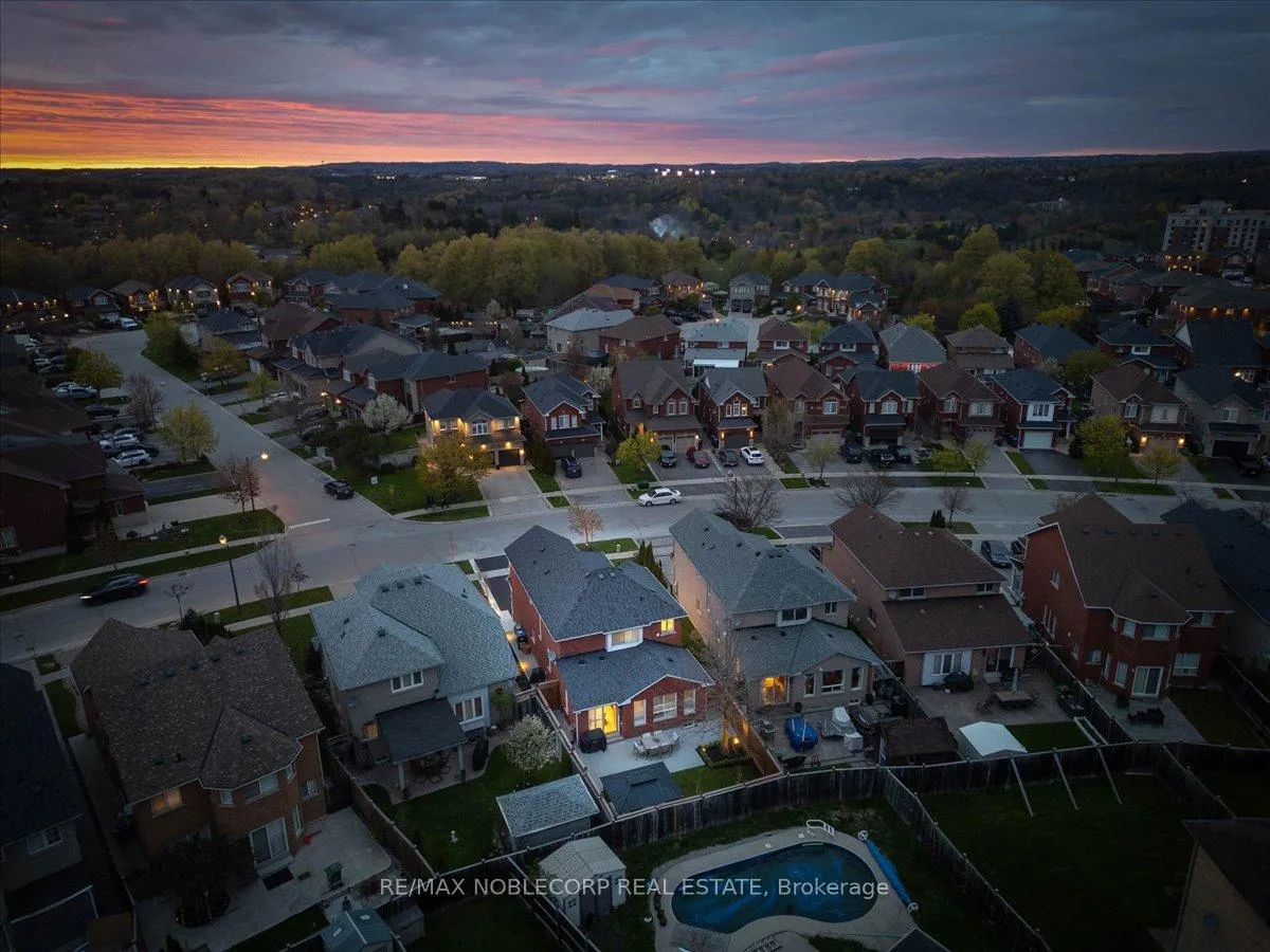 Photo 9 of 338 Ellwood Drive W, Caledon, Bolton West — HOMEH