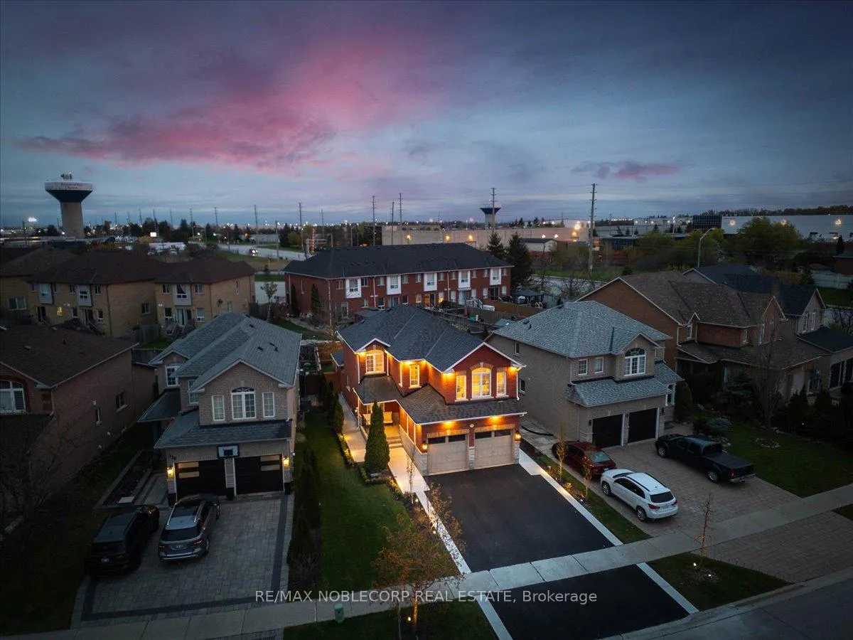 Photo 10 of 338 Ellwood Drive W, Caledon, Bolton West — HOMEH