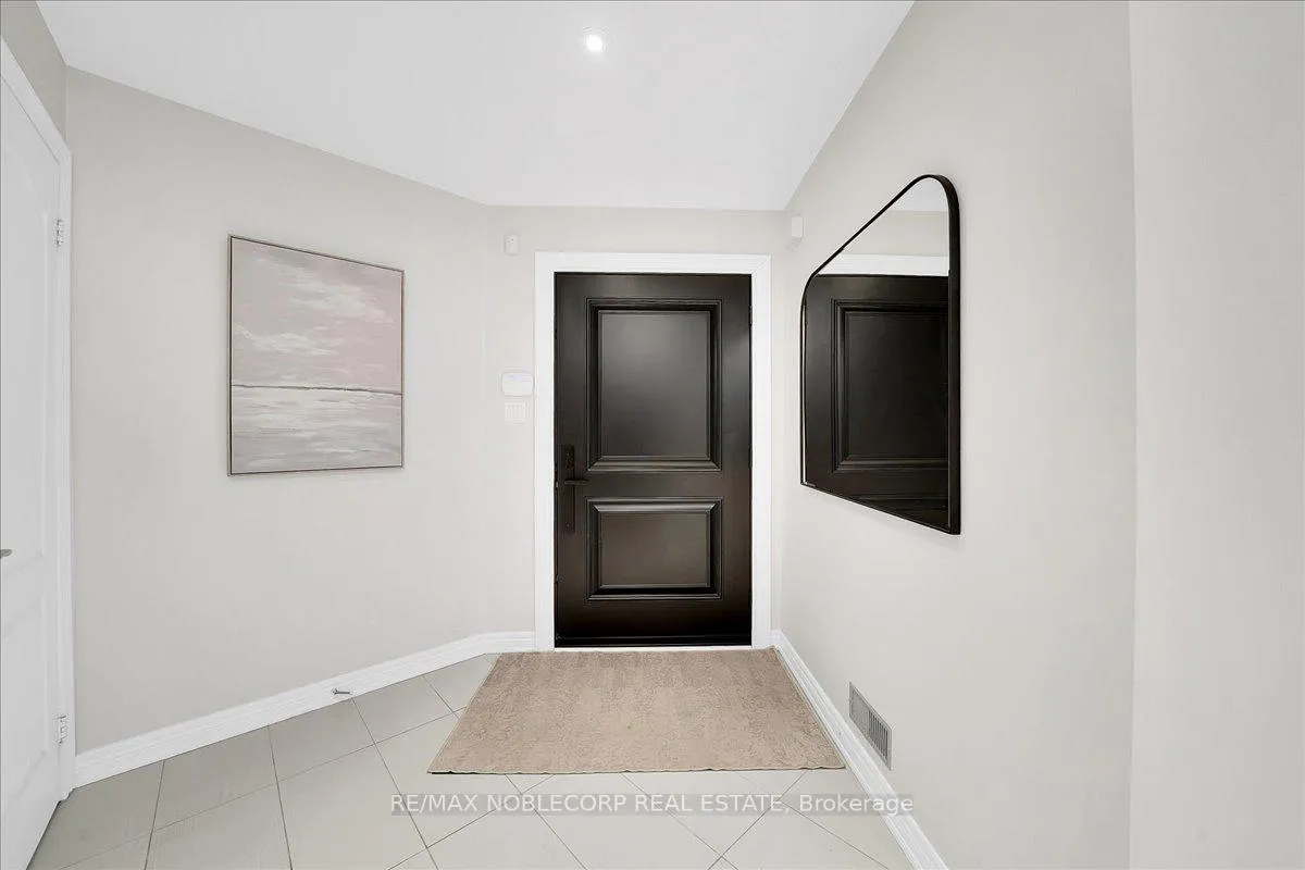 Photo 13 of 338 Ellwood Drive W, Caledon, Bolton West — HOMEH