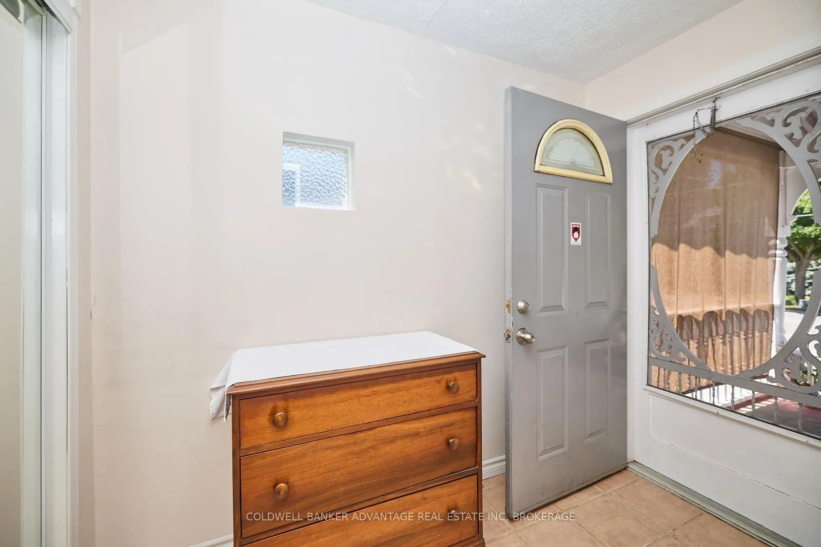 Photo 4 of 144 Geneva Street, St. Catharines, Downtown — HOMEH