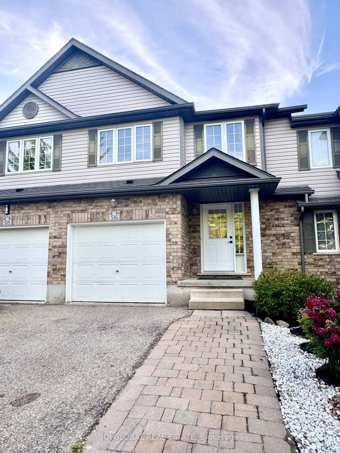 Photo 2 of 516 Virginia Creeper Street, Waterloo, Columbia Forest/Clair Hills — HOMEH