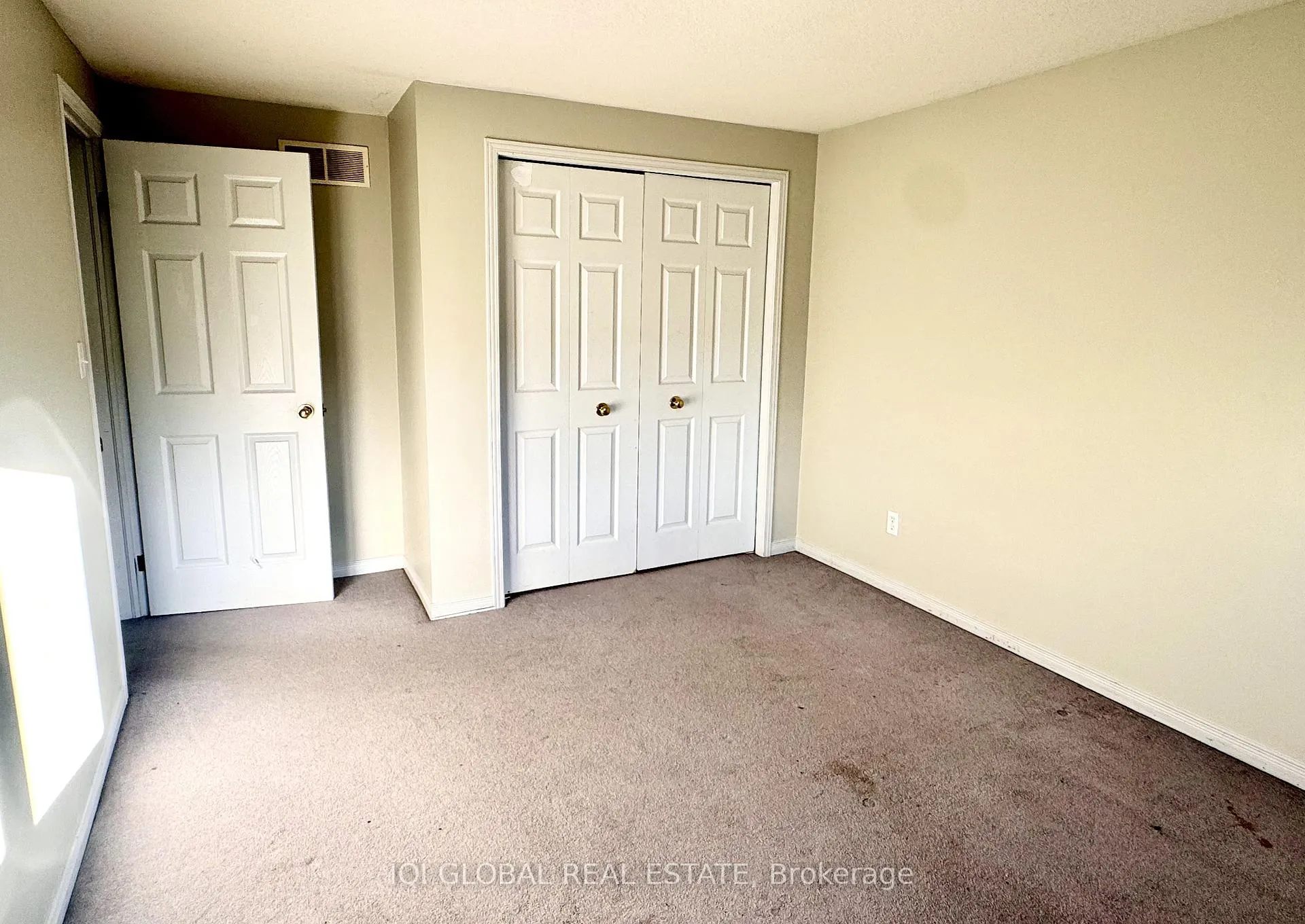 Photo 16 of 516 Virginia Creeper Street, Waterloo, Columbia Forest/Clair Hills — HOMEH