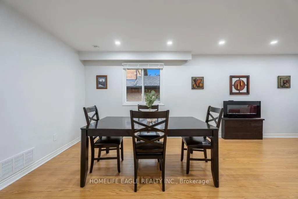 Photo 3 of 293 Plymouth Trail, Newmarket, Bristol-London — HOMEH