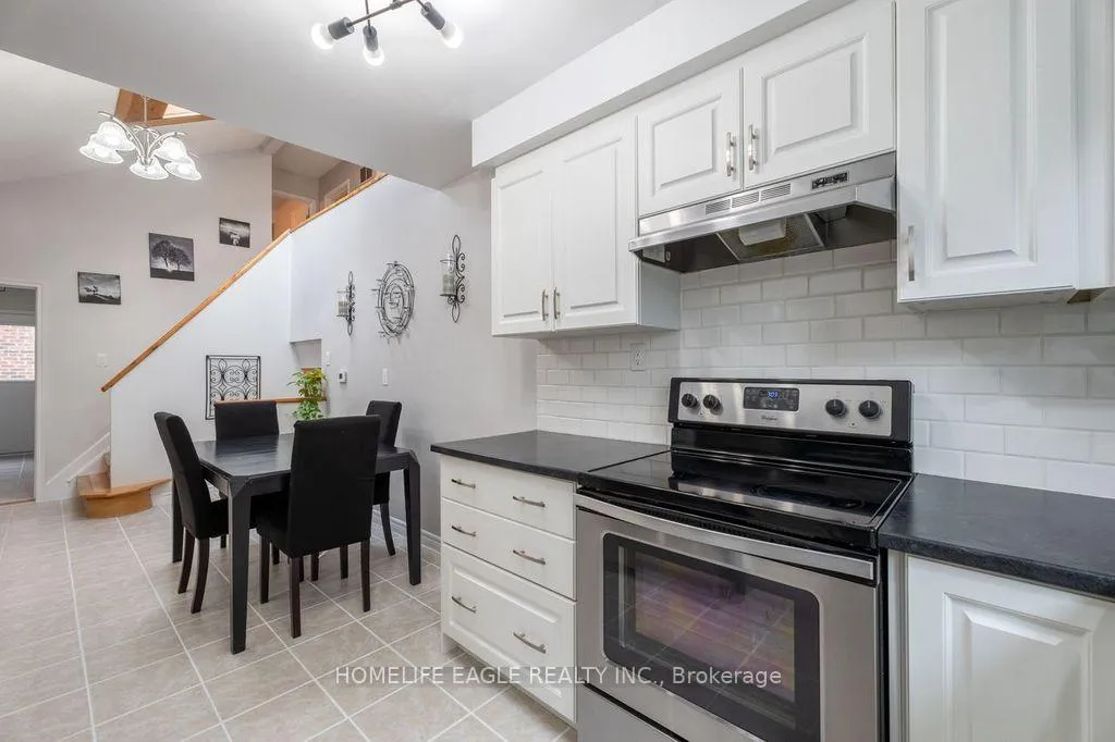 Photo 10 of 293 Plymouth Trail, Newmarket, Bristol-London — HOMEH