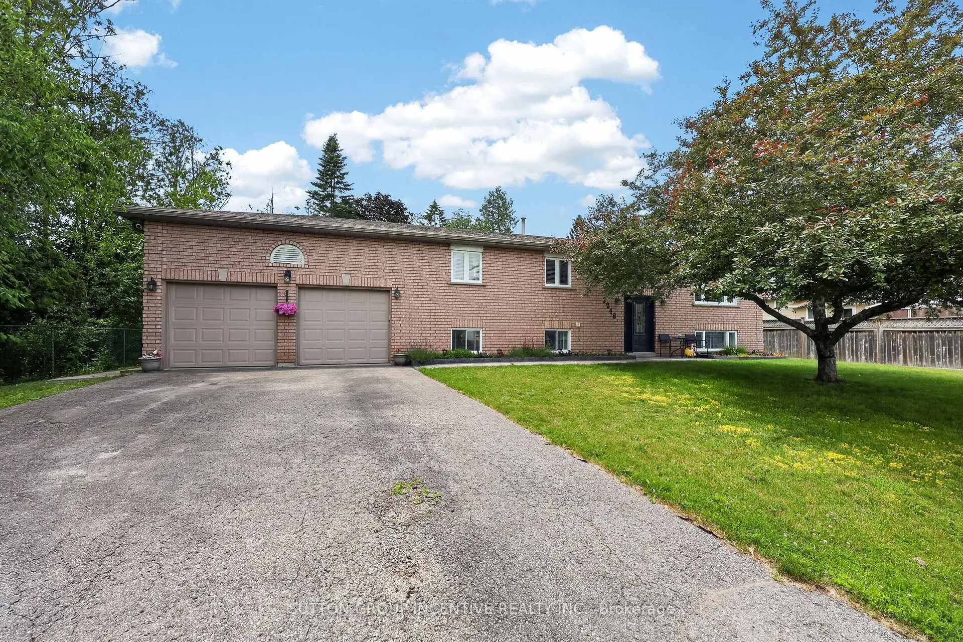 Photo 1 of 2248 Douglas Avenue, Innisfil, Alcona — HOMEH