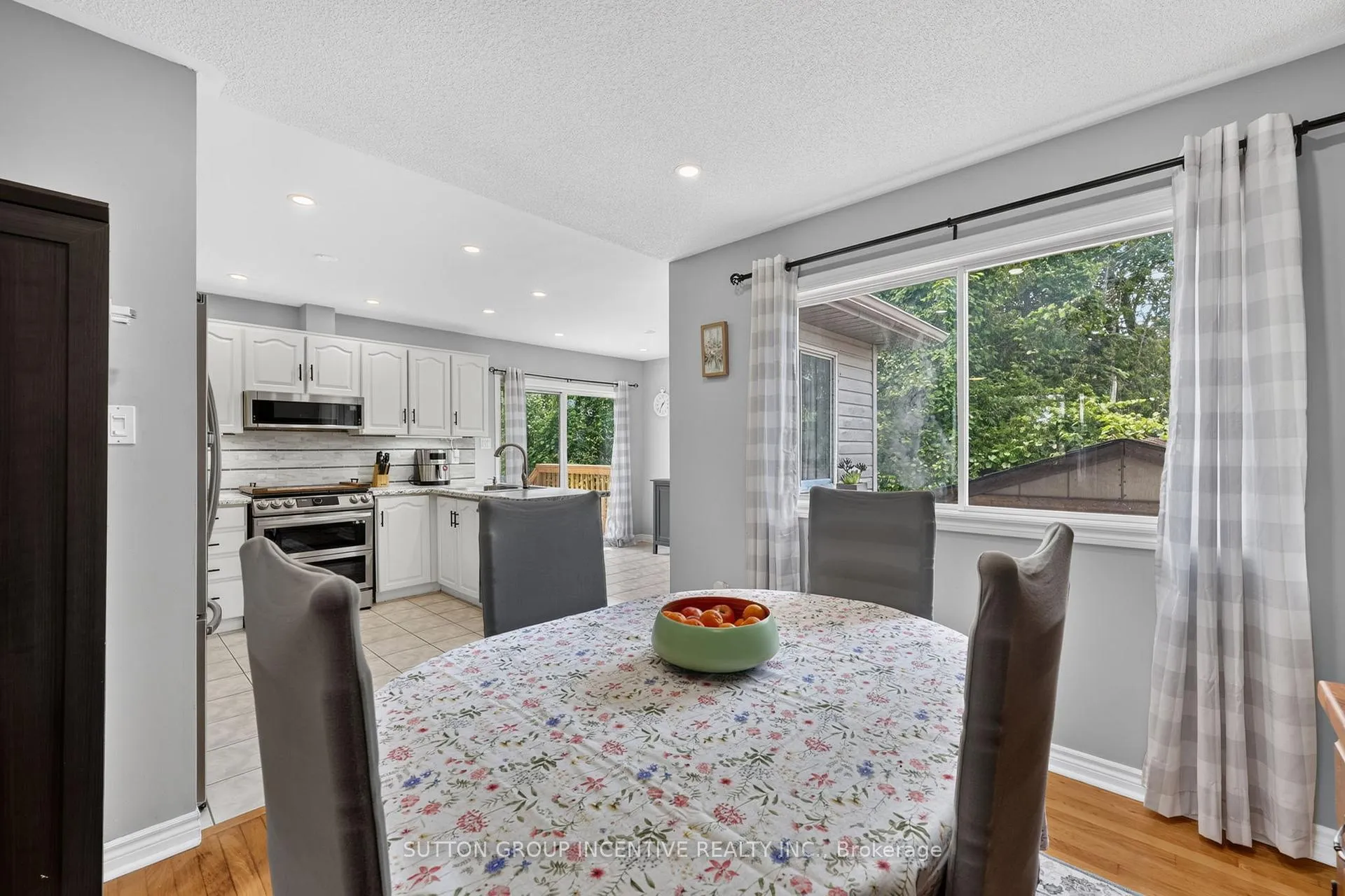 Photo 11 of 2248 Douglas Avenue, Innisfil, Alcona — HOMEH