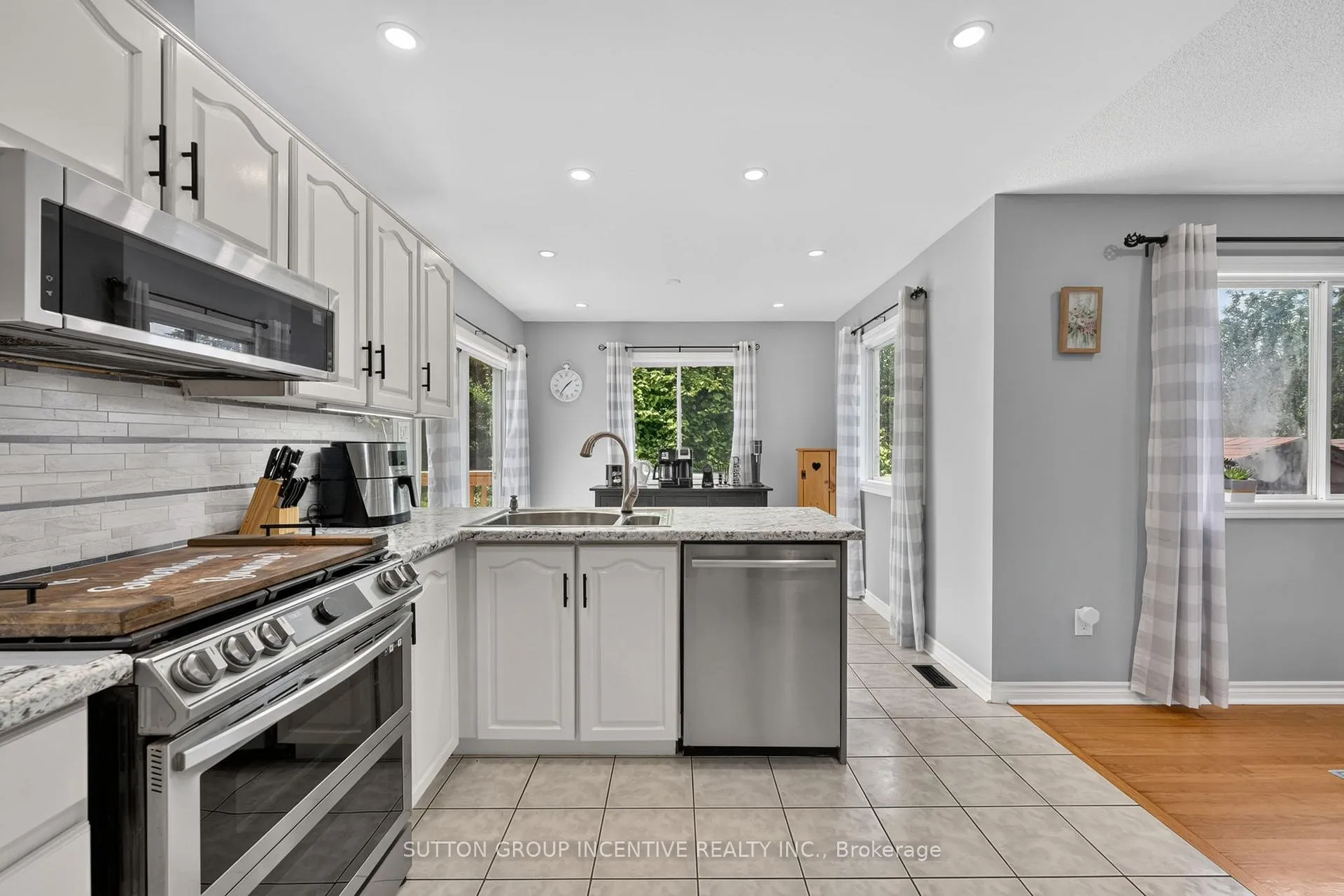 Photo 17 of 2248 Douglas Avenue, Innisfil, Alcona — HOMEH