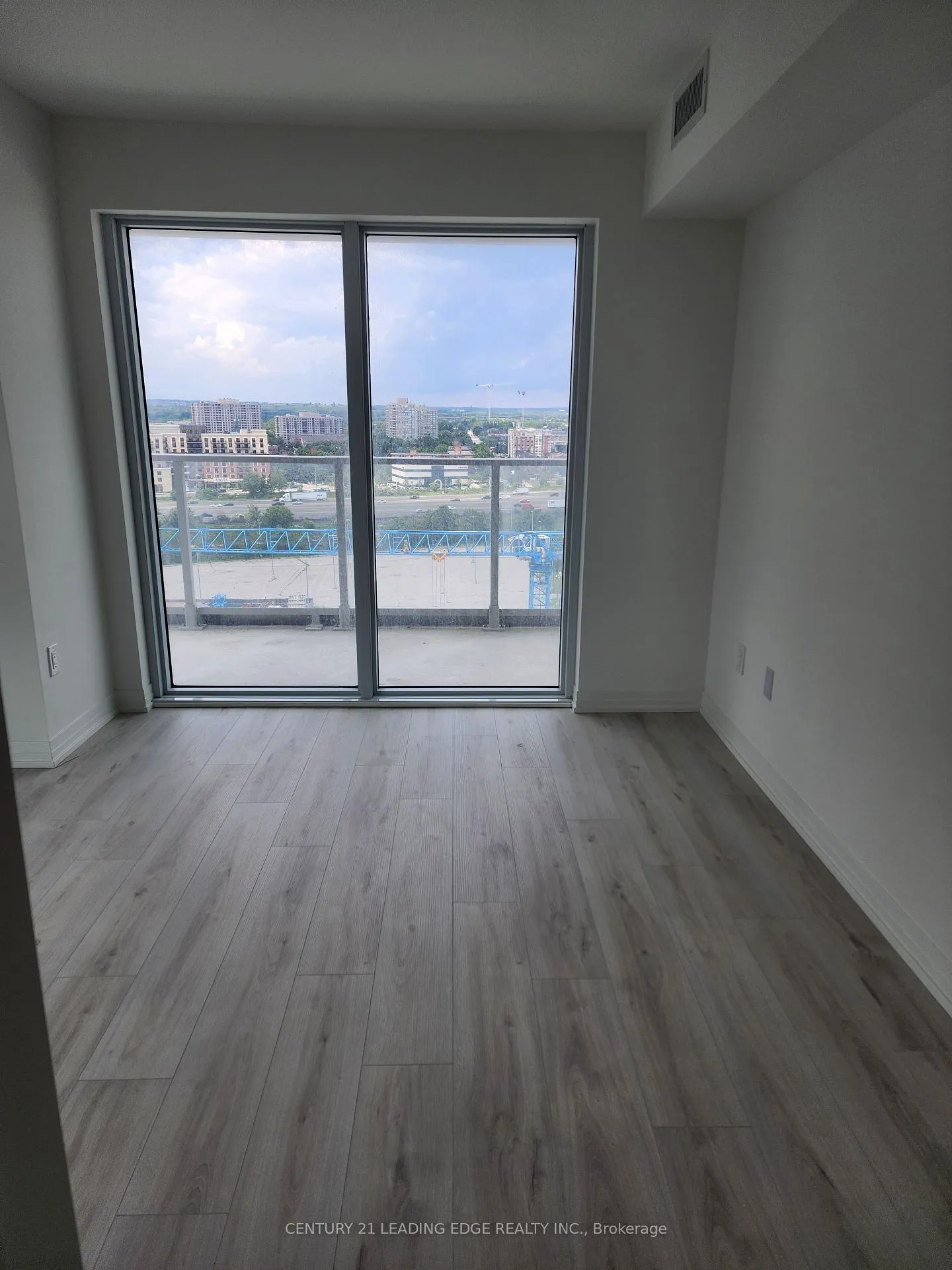 Photo 6 of Unit 1411, 1010 Sandy Beach Road, Pickering, Bay Ridges — HOMEH