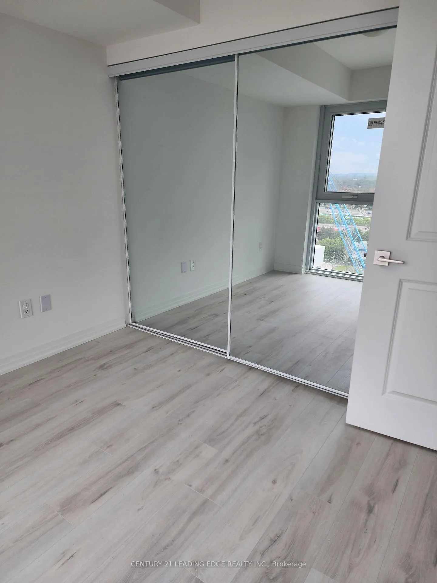 Photo 9 of Unit 1411, 1010 Sandy Beach Road, Pickering, Bay Ridges — HOMEH