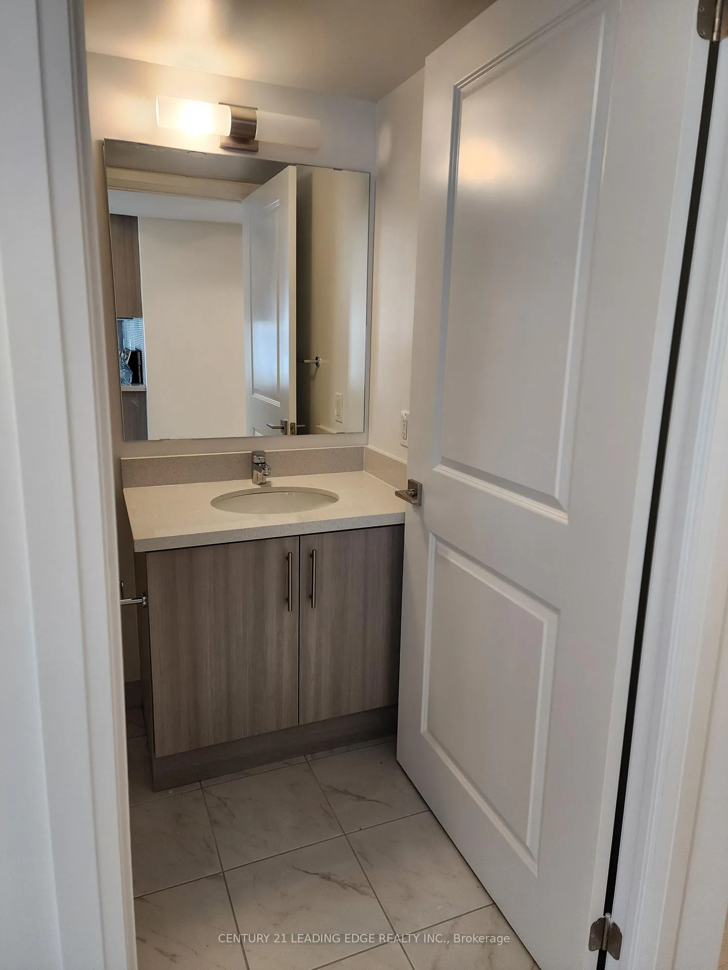 Photo 10 of Unit 1411, 1010 Sandy Beach Road, Pickering, Bay Ridges — HOMEH