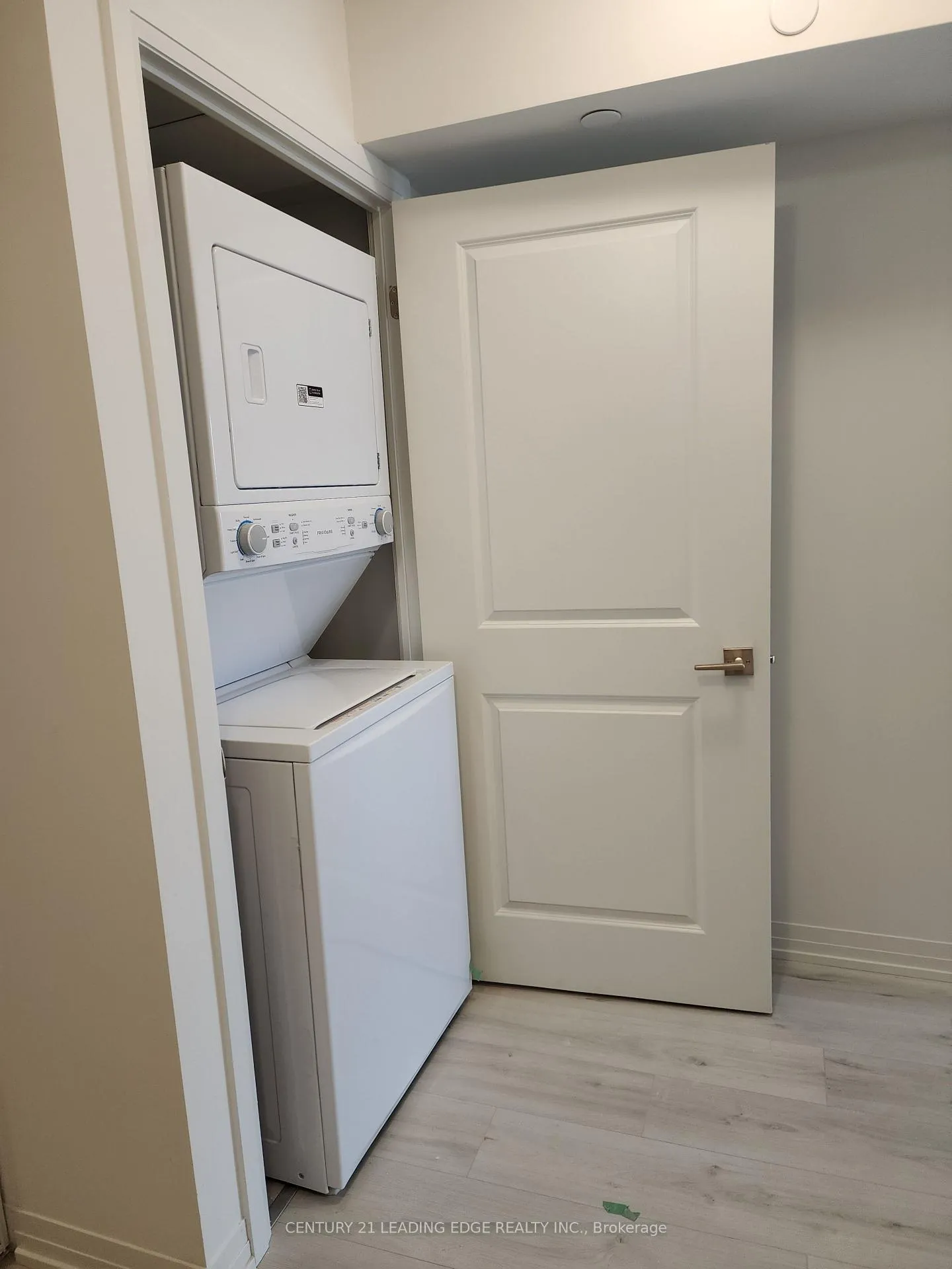 Photo 12 of Unit 1411, 1010 Sandy Beach Road, Pickering, Bay Ridges — HOMEH