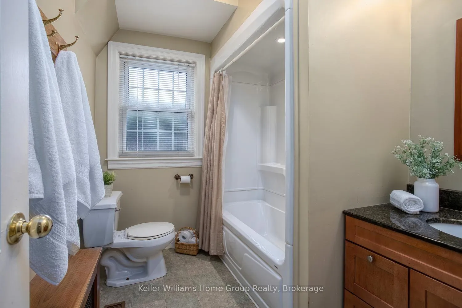 Photo 18 of 15 Central Street, Guelph, Exhibition Park — HOMEH