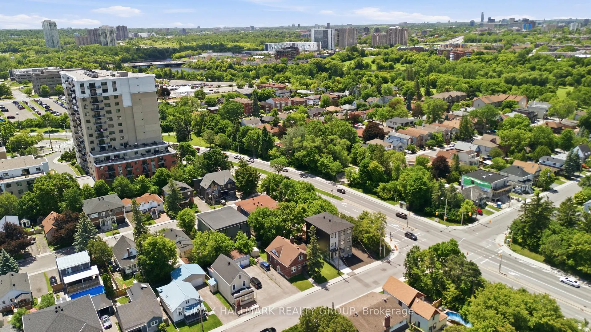 Photo 8 of 70 Queen Mary Street, Ottawa, Overbrook/Castle Heights — HOMEH