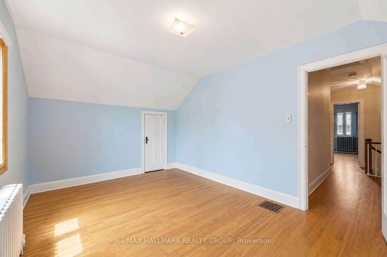 Photo 28 of 70 Queen Mary Street, Ottawa, Overbrook/Castle Heights — HOMEH