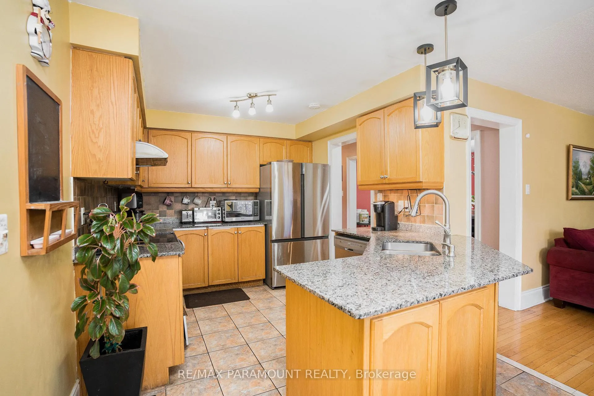 Photo 13 of 19 River Rock Crescent, Brampton, Fletcher's Meadow — HOMEH