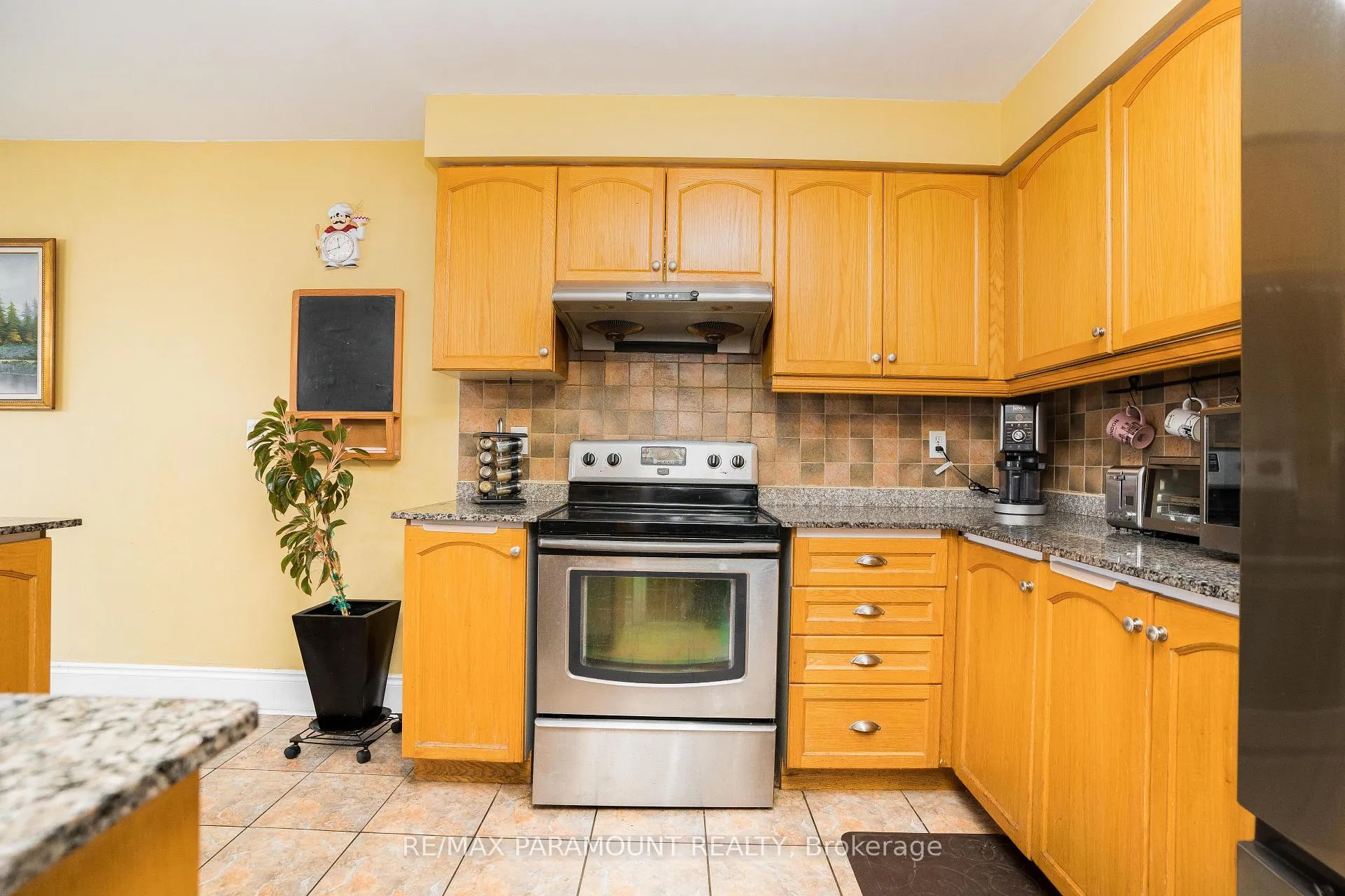Photo 14 of 19 River Rock Crescent, Brampton, Fletcher's Meadow — HOMEH