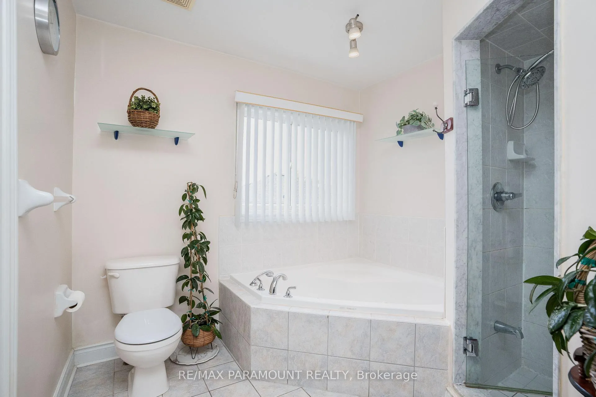 Photo 30 of 19 River Rock Crescent, Brampton, Fletcher's Meadow — HOMEH