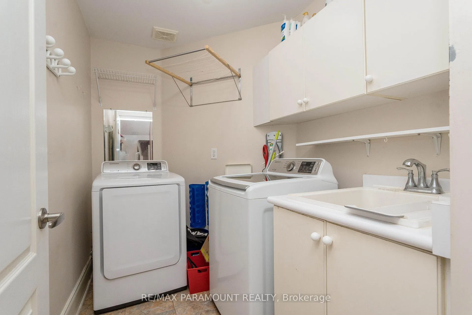 Photo 41 of 19 River Rock Crescent, Brampton, Fletcher's Meadow — HOMEH