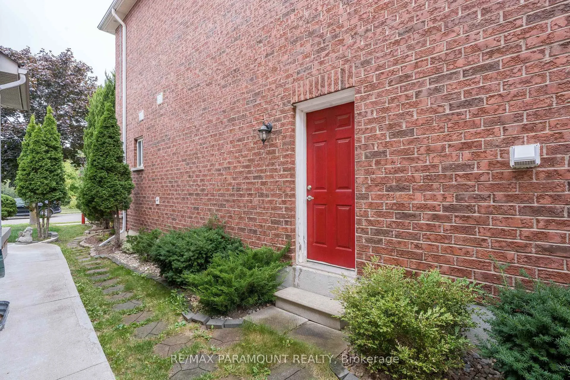 Photo 44 of 19 River Rock Crescent, Brampton, Fletcher's Meadow — HOMEH