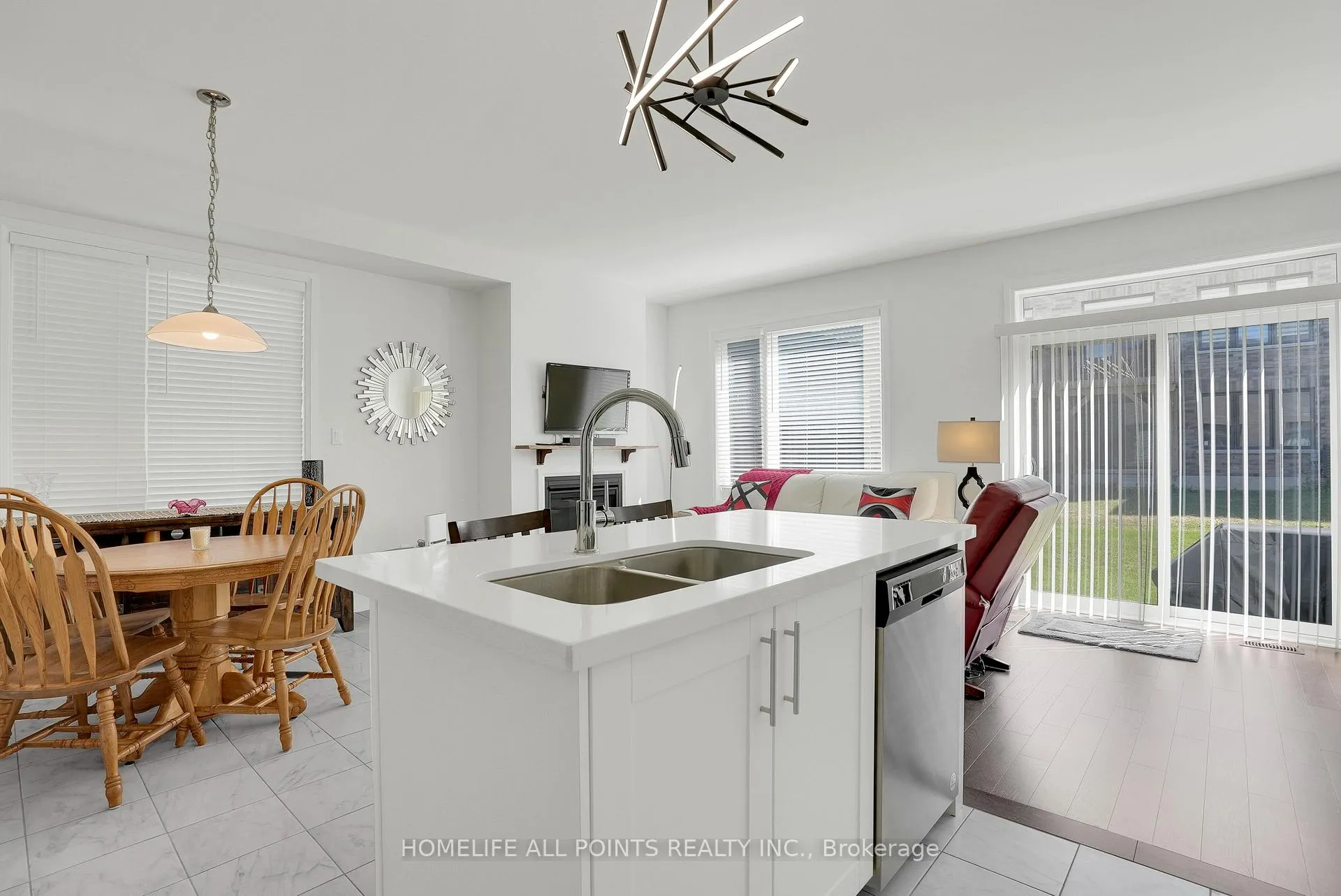 Photo 13 of 17 Sweet Cicely Street, Springwater, Midhurst — HOMEH
