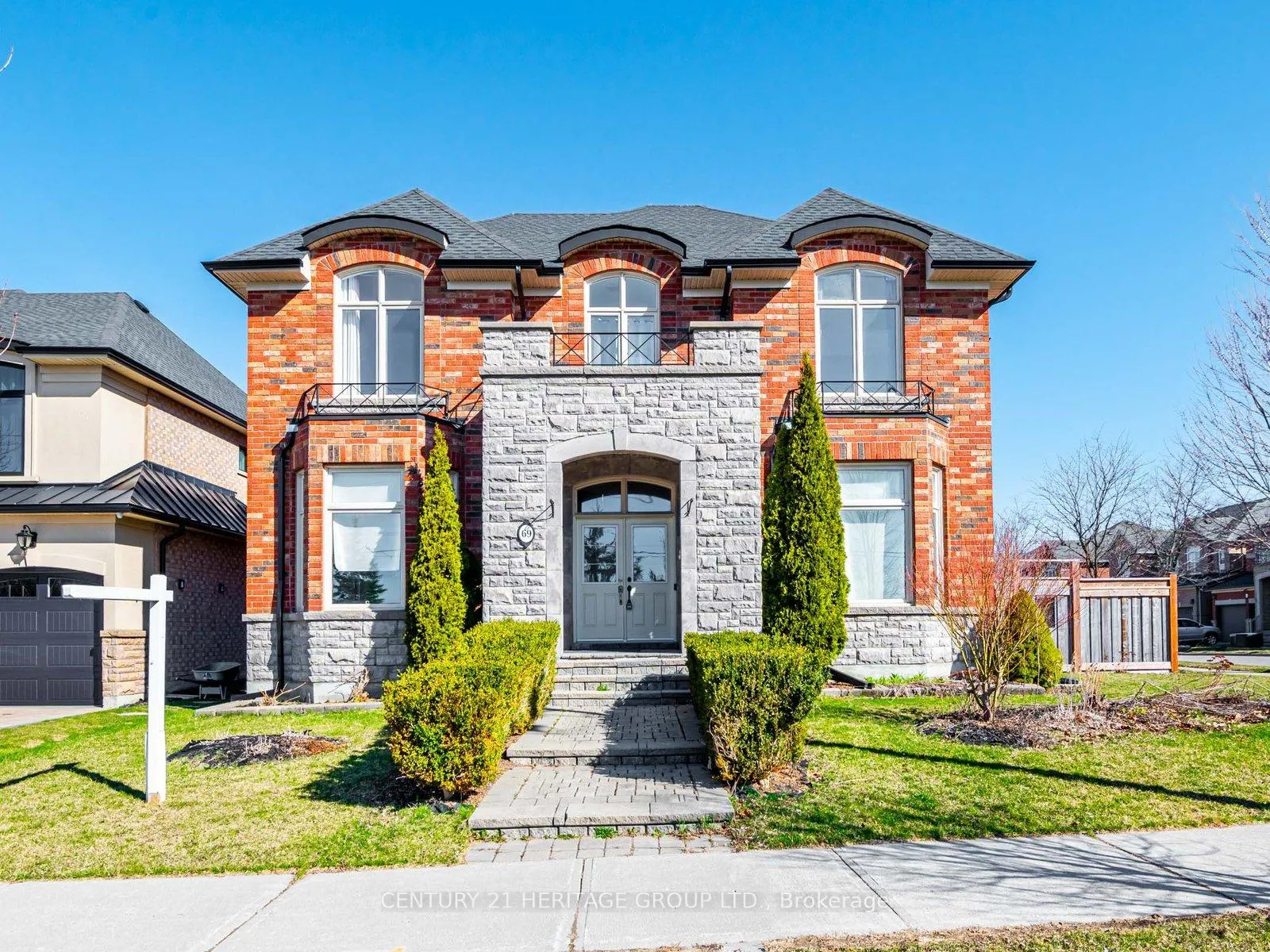 Photo 1 of 69 Morland Crescent, Aurora, Bayview Northeast — HOMEH